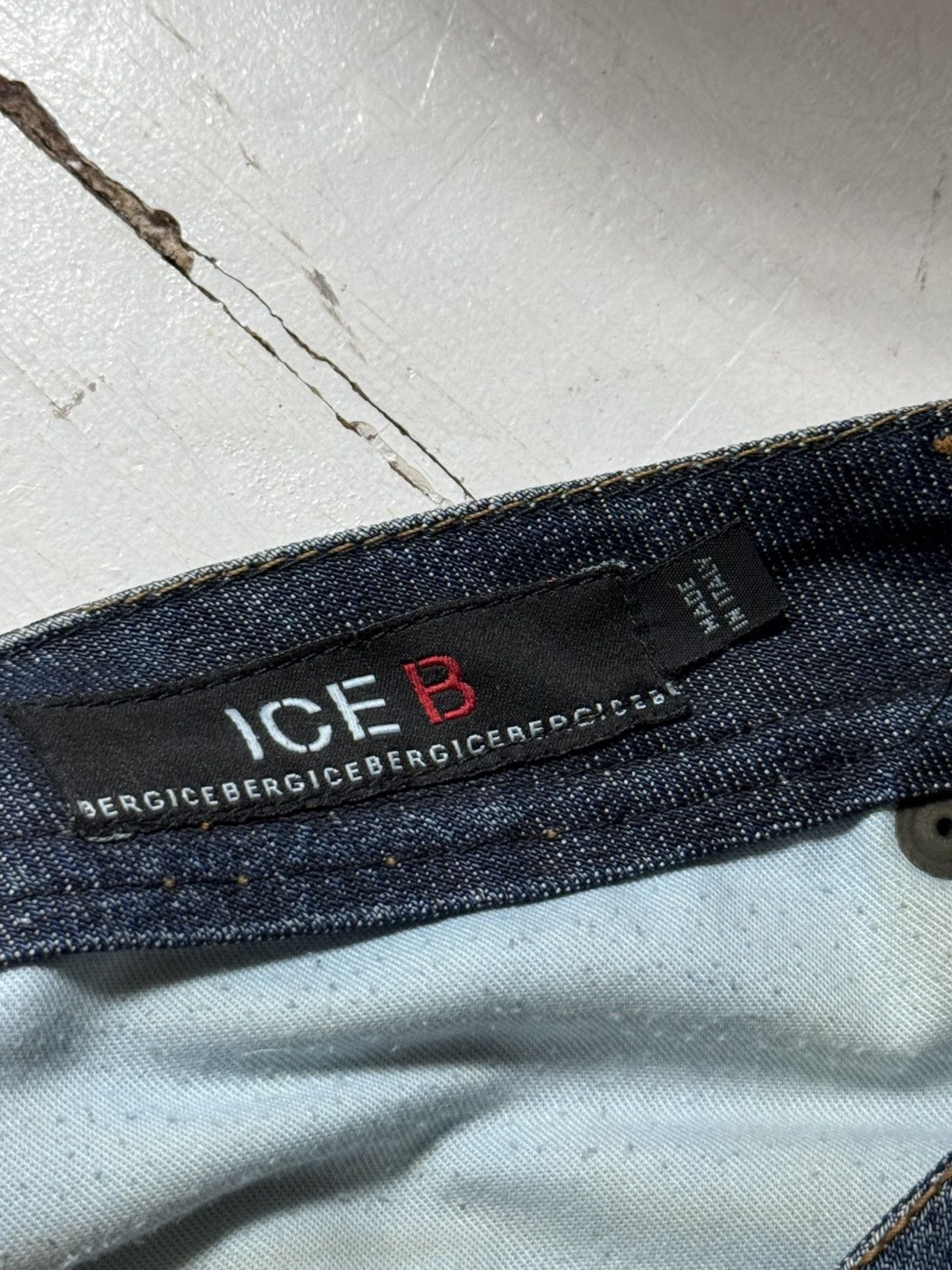 Iceberg VINTAGE ICEBERG 2000s MINI DENIN SKIRT Size 27" / US 4 / IT 40 - 5 Thumbnail