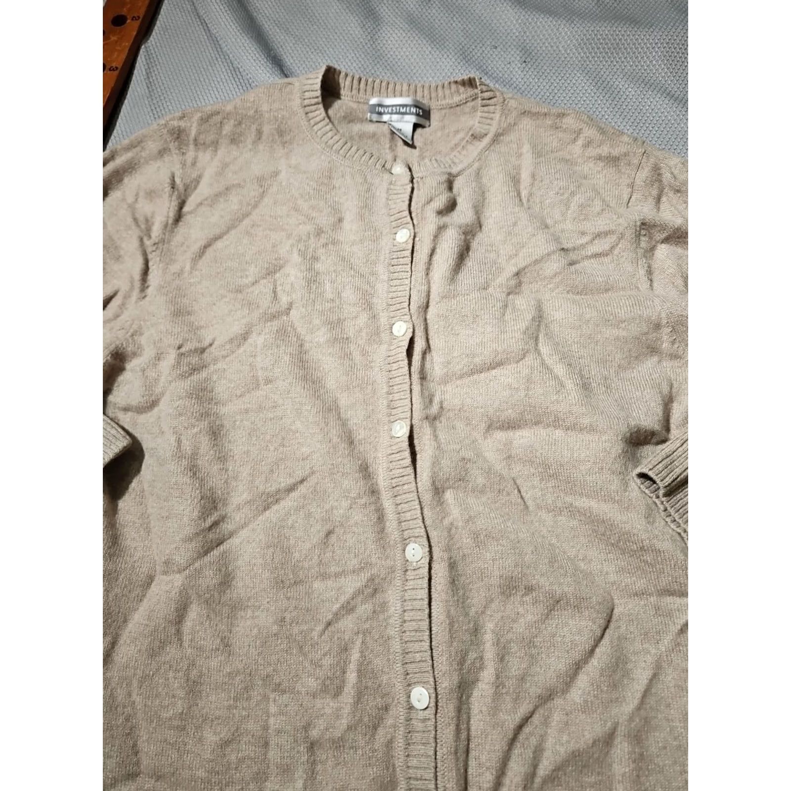 Vintage VINTAGE Investments Sweater Womens Medium Beige Cardigan Button Preppy Dainty Luxury Size M / US 6-8 / IT 42-44 - 2 Thumbnail