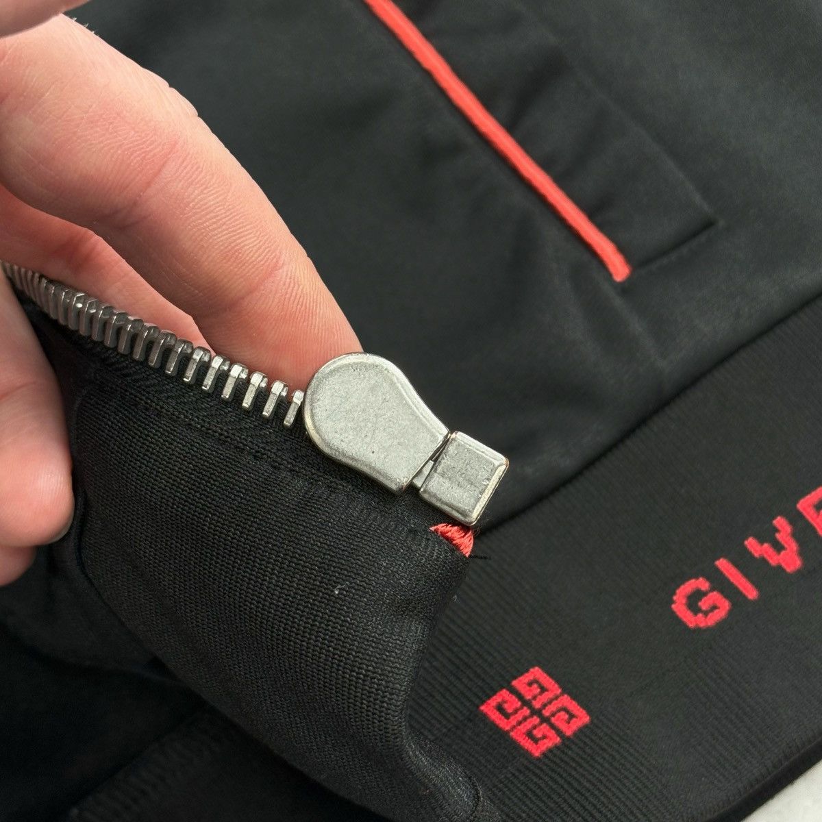 Givenchy Givenchy Tracksuit Logo Black Jacket Velvet Stripe Size L Size US L / EU 52-54 / 3 - 5 Thumbnail