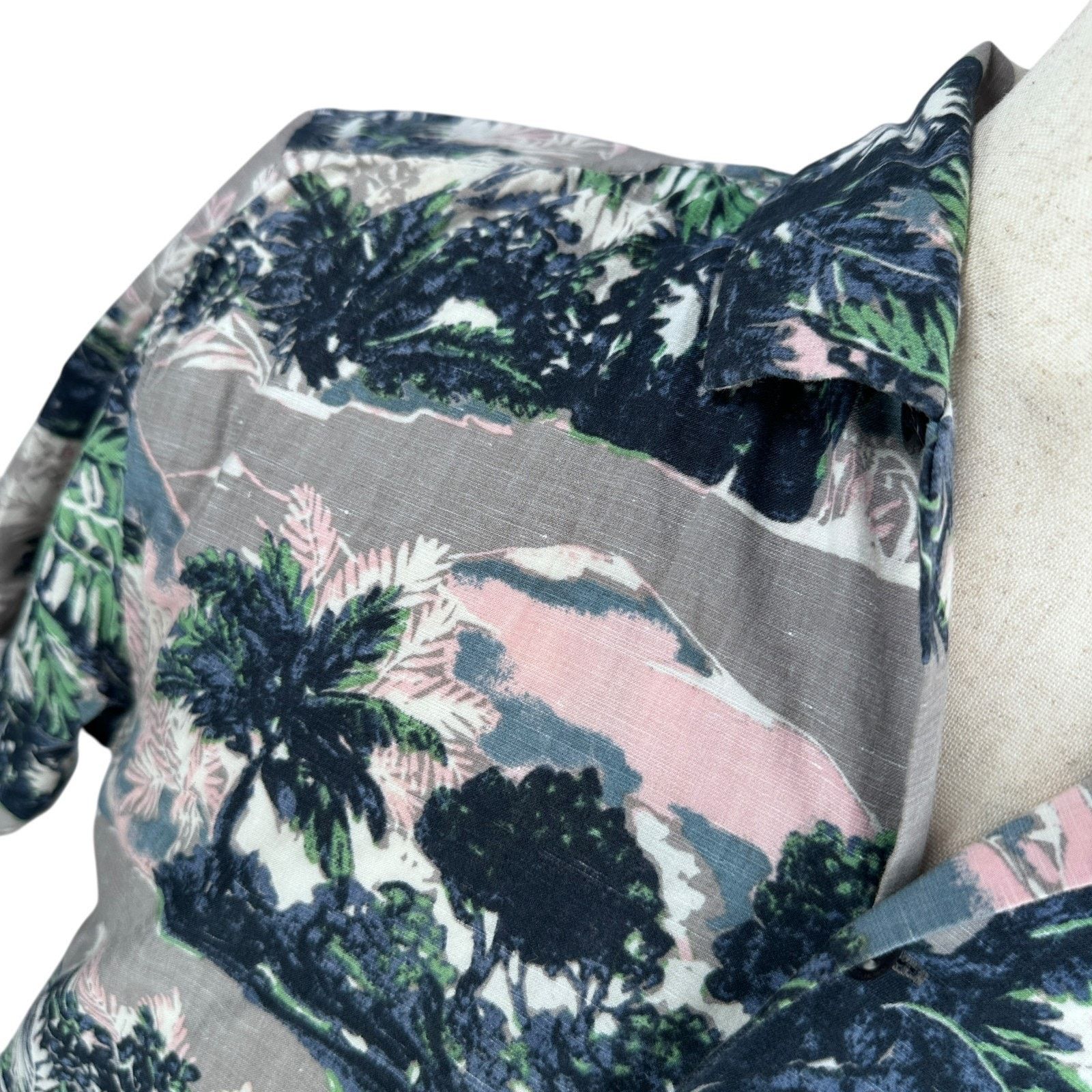 Outerknown Outerknown Hawaiian Shirt Men’s M Gray Short Sleeve Button Size US M / EU 48-50 / 2 - 3 Thumbnail