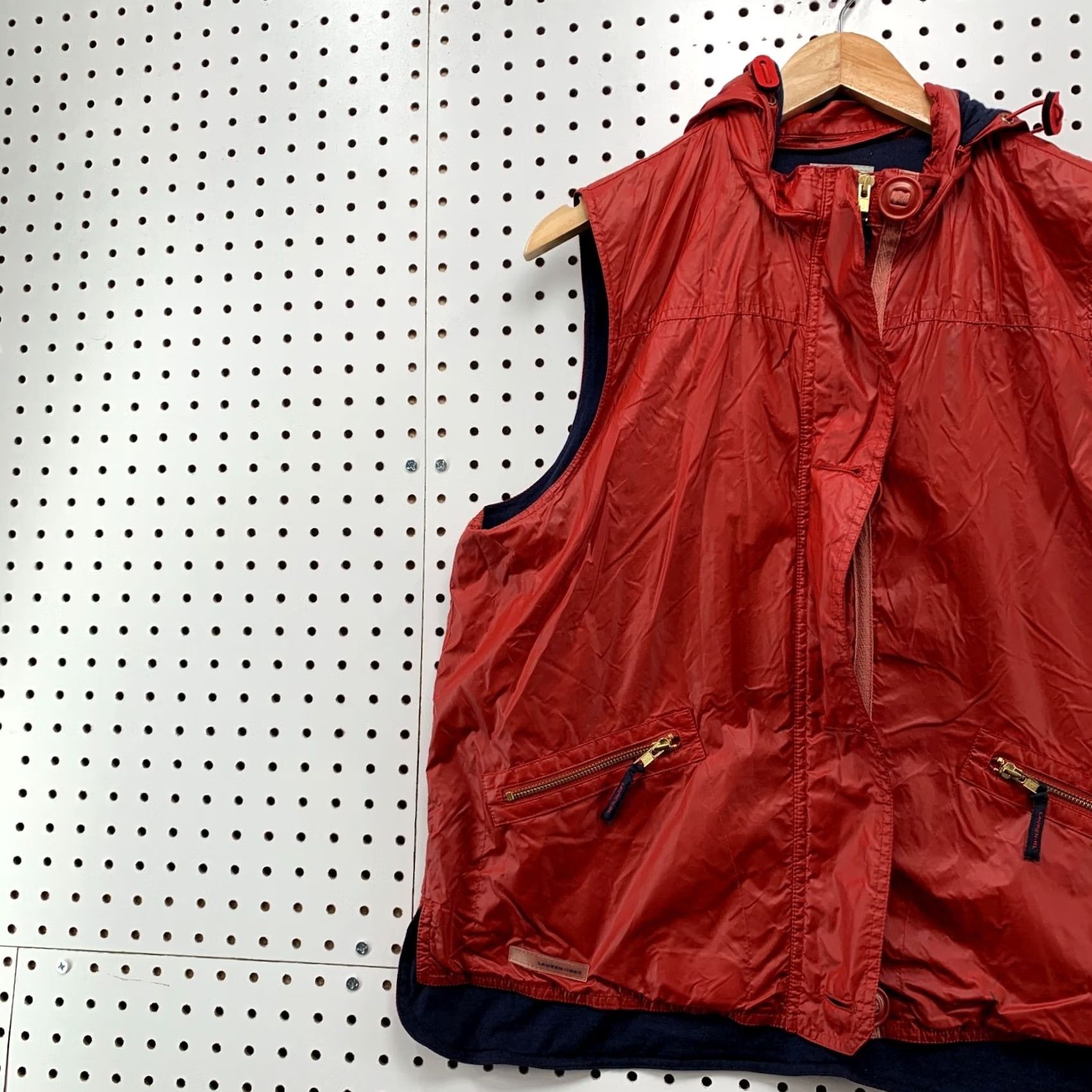 Ralph Lauren LRL Lauren Ralph Lauren Hooded Windbreaker Vest Red Womens Large NYLON Windbreaker Vest NYLON Hooded Size L / US 10 / IT 46 - 3 Thumbnail