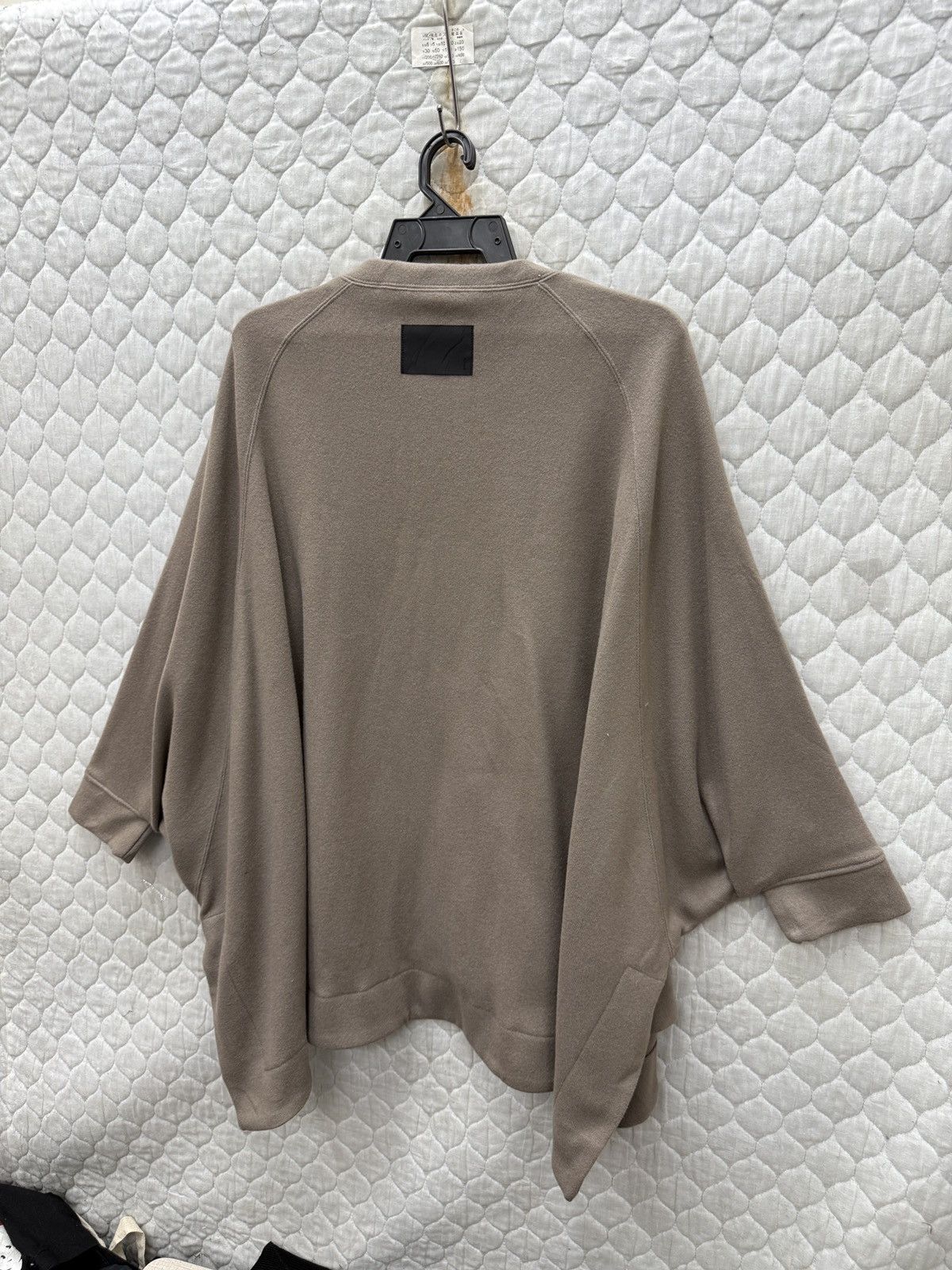 Hypebeast 🔥🔥🔥ARCHIVE COG THE BIG SMOKE PONCHO Size M / US 6-8 / IT 42-44 - 12 Thumbnail