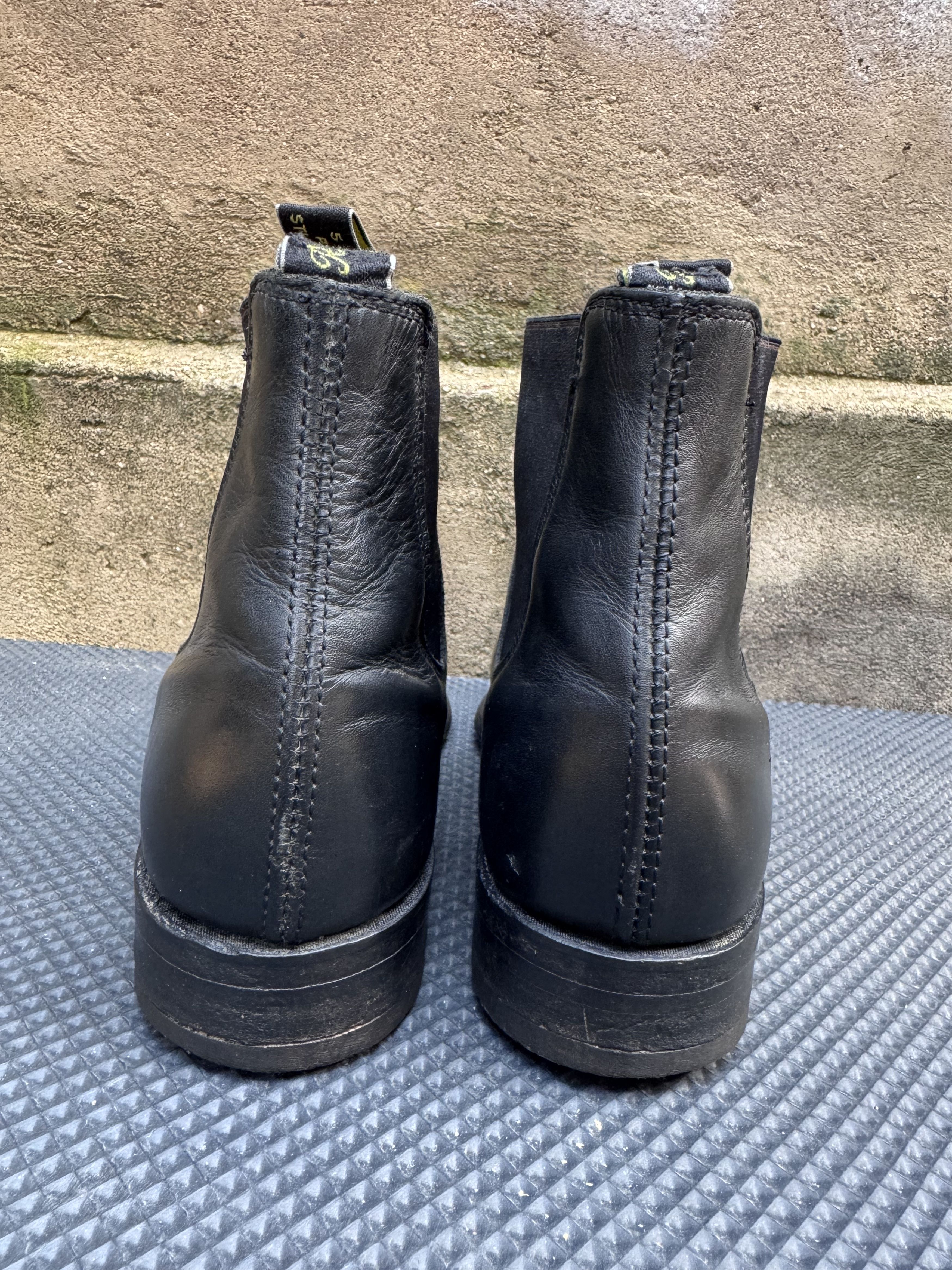 R.M. Williams RM Williams Vintage TURNOUT Comfort Chelsea Black Round Size US 10 / EU 43 - 7 Thumbnail