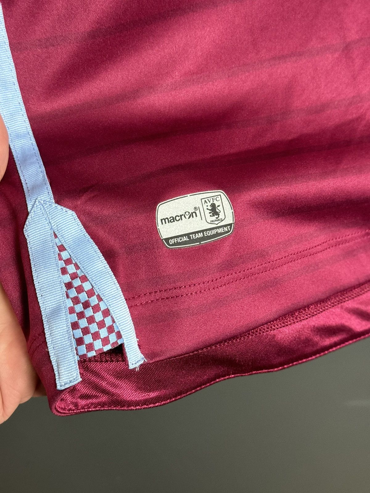 Macron Aston Villa 15/16 Home Football Jersey Size US XL / EU 56 / 4 - 6 Thumbnail