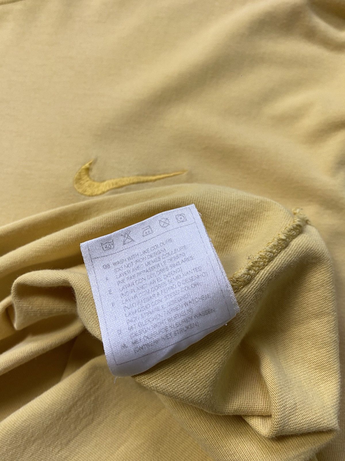 Nike Vintage Nike T Shirt Yellow Swoosh Drill Y2K STYLE 90s Size US L / EU 52-54 / 3 - 6 Thumbnail