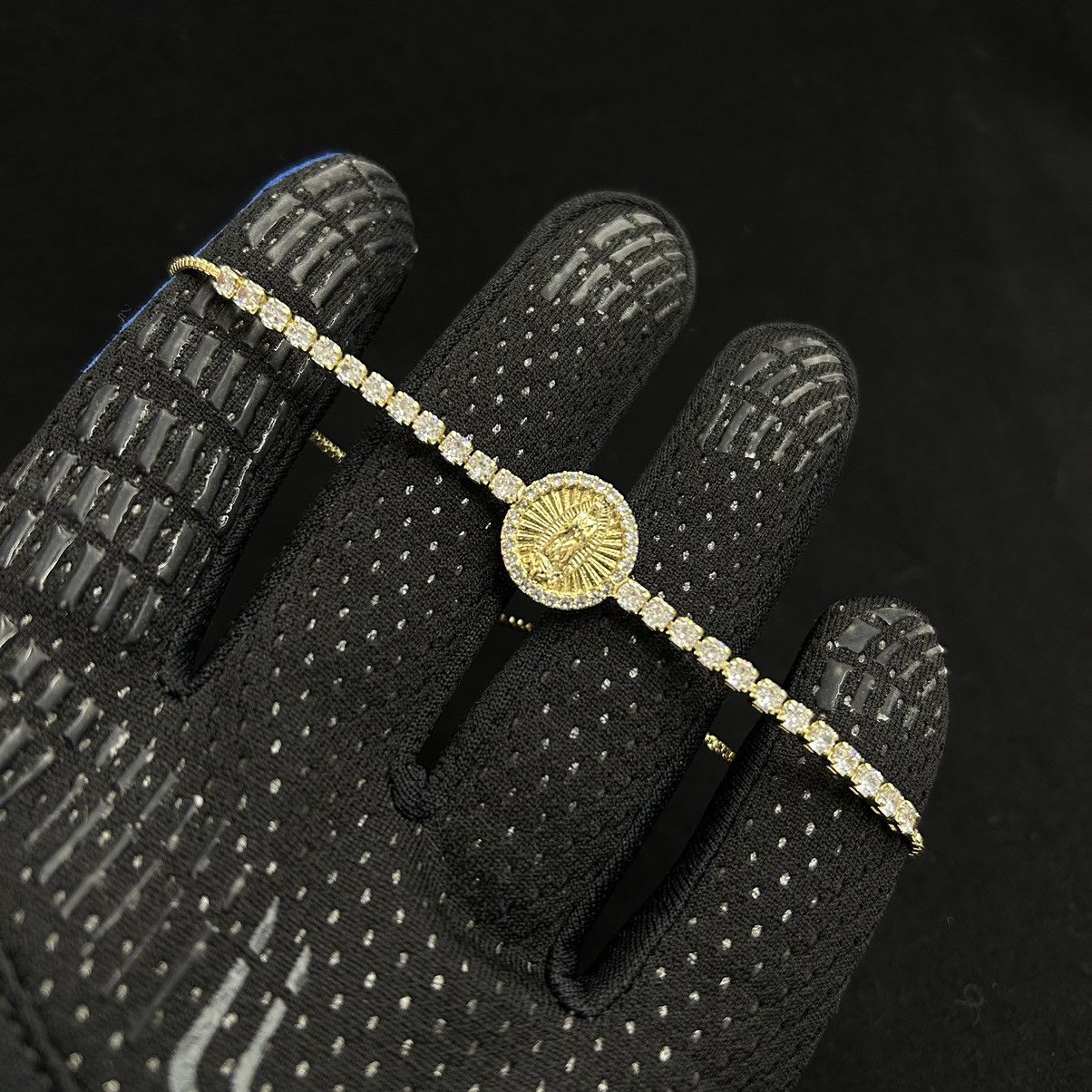 Vintage Y2K 2000s style gold toned Virgin Mary tennis bracelet Size ONE SIZE - 2 Thumbnail