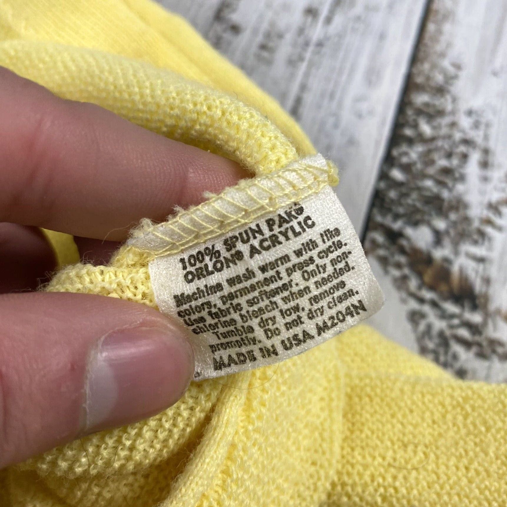 Jantzen VINTAGE Jantzen Cardigan Sweater Men's XL Yellow Acrylic Made in USA 80s Cardigan Mens XL Yellow 80s USA Jantzen Cardigan Size US XL / EU 56 / 4 - 5 Thumbnail