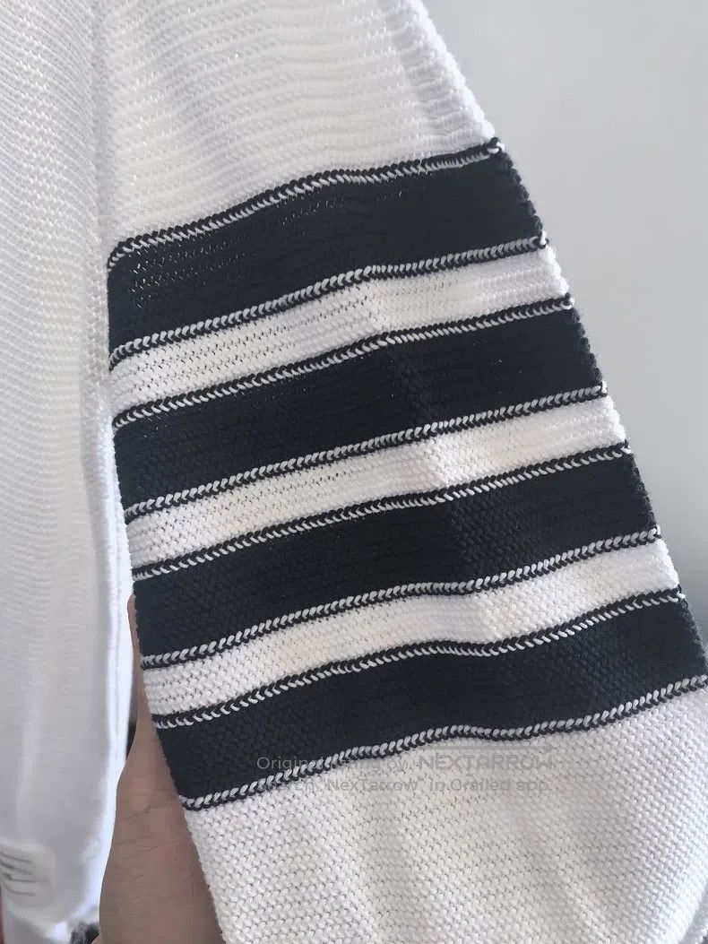 Thom Browne Thom Browne Classic Sleeve Logo Sweatshirt Size US XXL / EU 58 / 5 - 2 Thumbnail