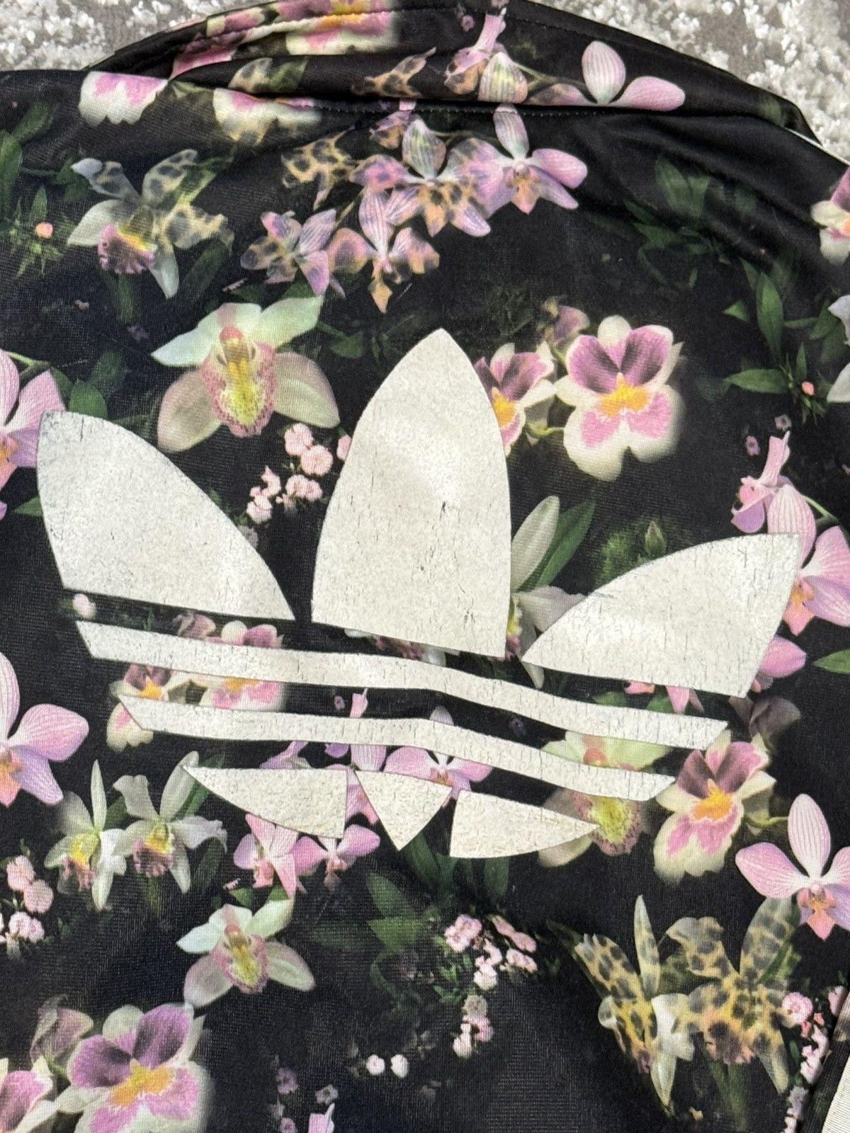 Adidas Adidas Originals Floral Track Jacket Size s streetwear y2k Size US S / EU 44-46 / 1 - 7 Thumbnail