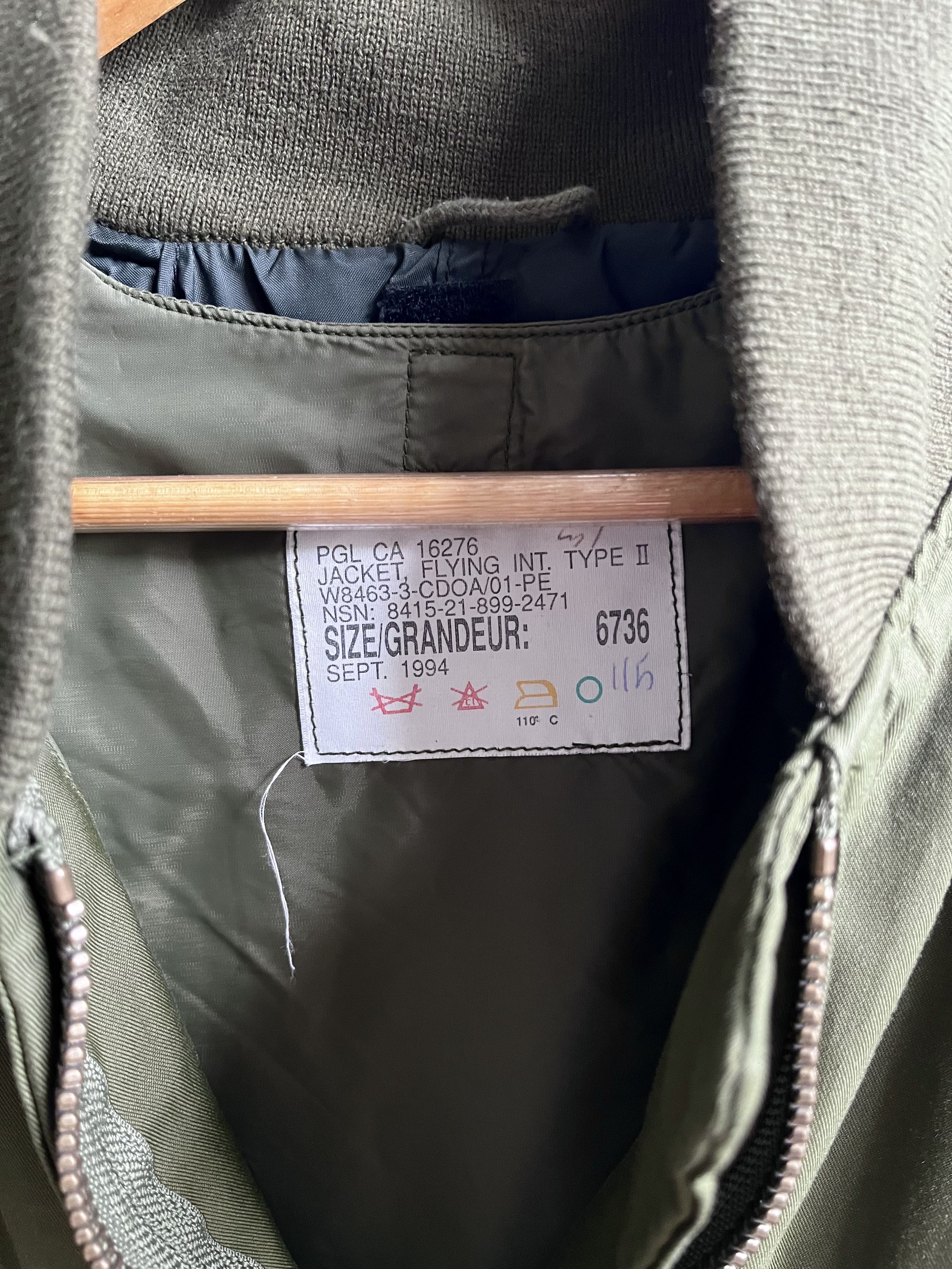 Vintage Vintage Boxy, 90s Canadian Airforce Bomber Jacket Size US S / EU 44-46 / 1 - 8 Thumbnail