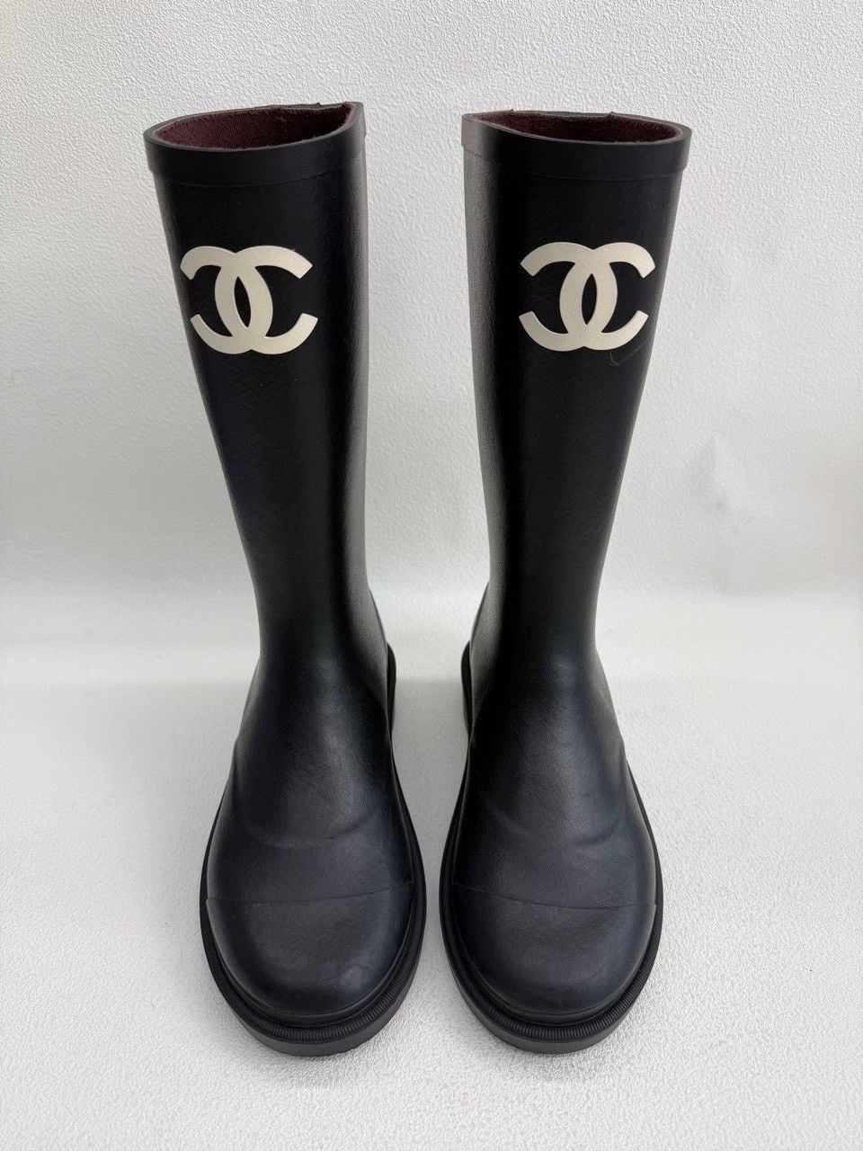 Chanel Chanel Red Lowtop Sneakers us_5 Women Size US 5 / IT 35 - 1 Thumbnail