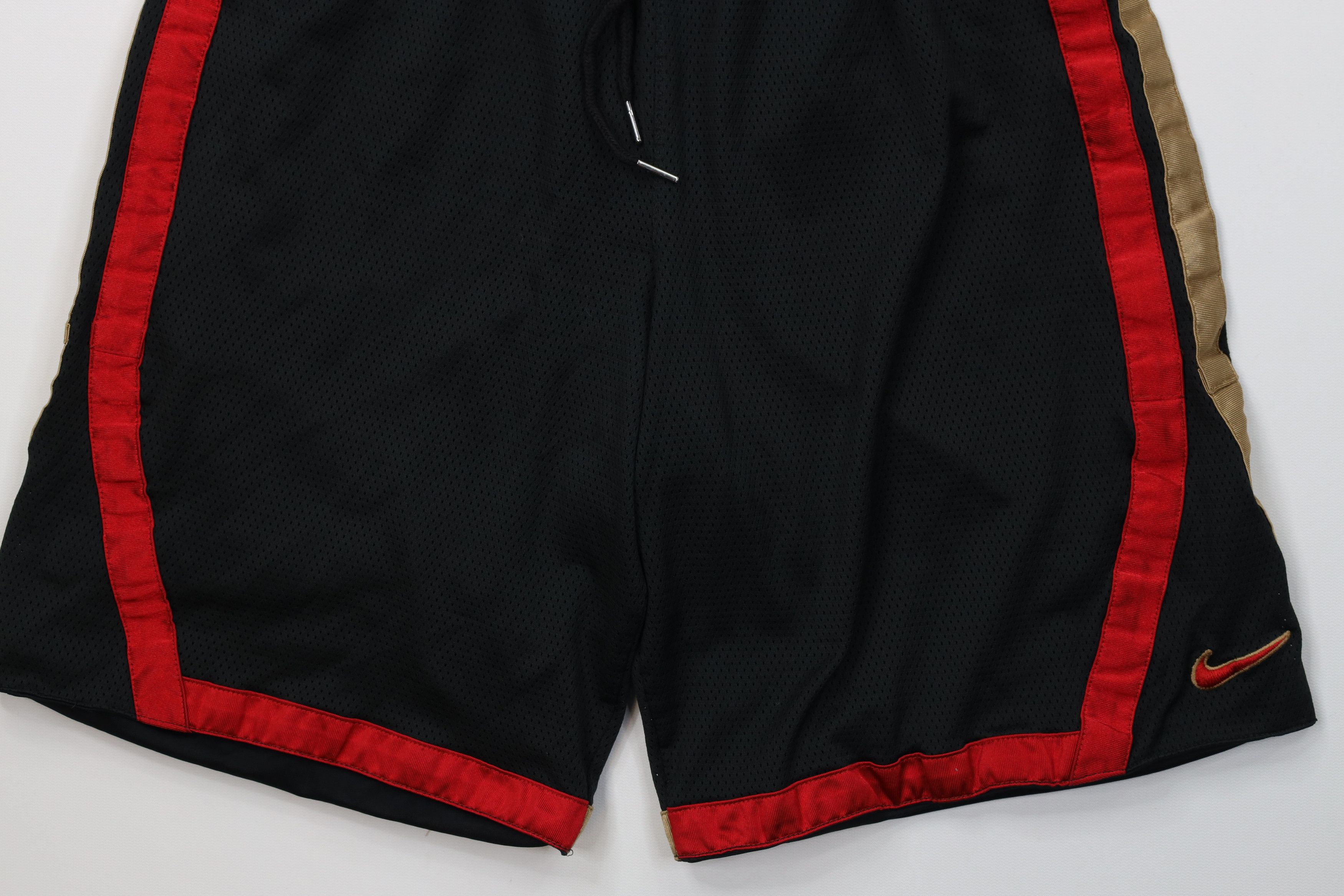 Nike Vintage Y2K Nike Mini Swoosh Mesh Gym Basketball Shorts Size US 32 / EU 48 - 4 Thumbnail