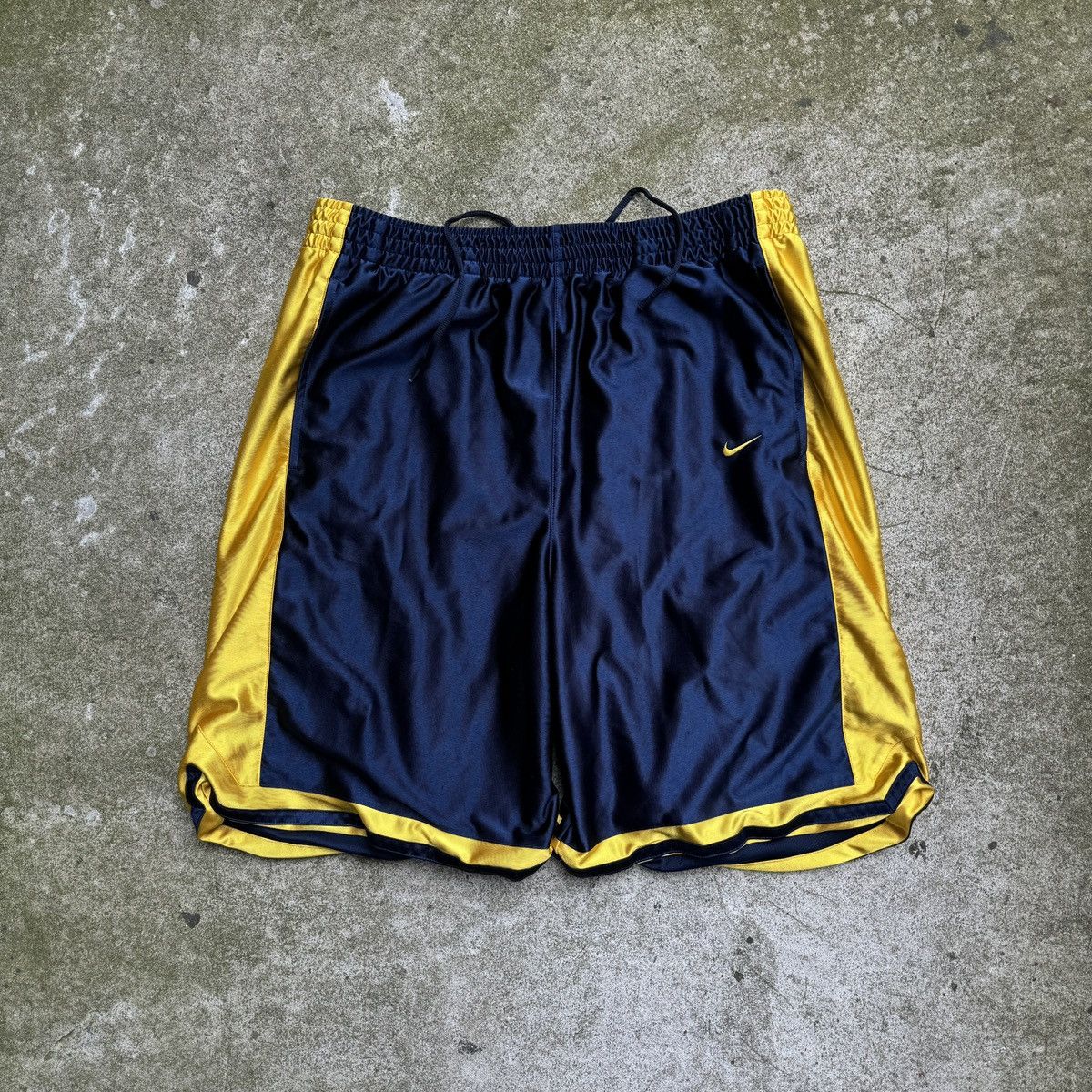 Nike swishy shorts best sale