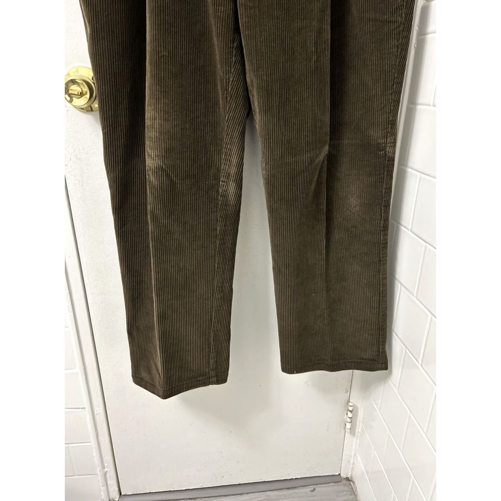 Jos. A. Bank Jos A Bank Corduroy Pants Mens 40x30 Brown Pleated Straight Leg Trousers Size US 40 / EU 56 - 3 Thumbnail