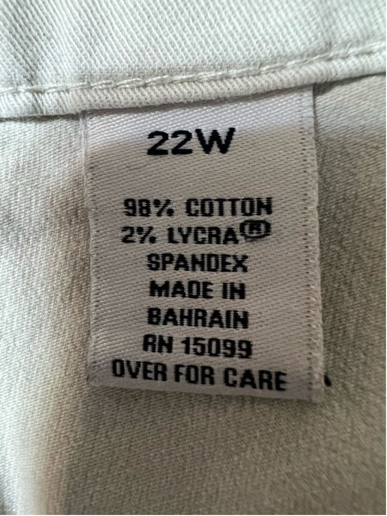 Covington Women's Covington Beige Capri Pants Size 22Wi Size 42" / US 20 - 4 Thumbnail