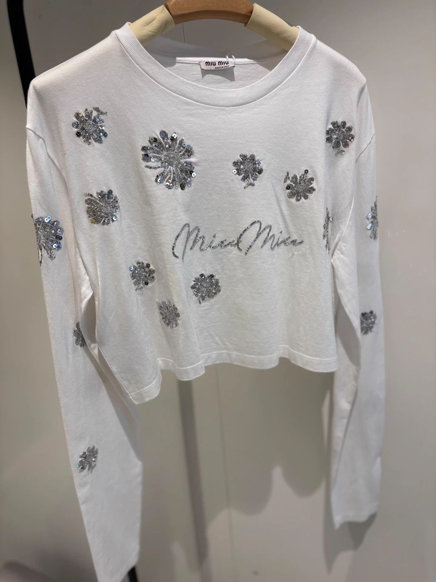 Miu Miu MIU MIU 3D Silver Sequin Floral Short LS T NOS M Size M / US 6-8 / IT 42-44 - 3 Thumbnail