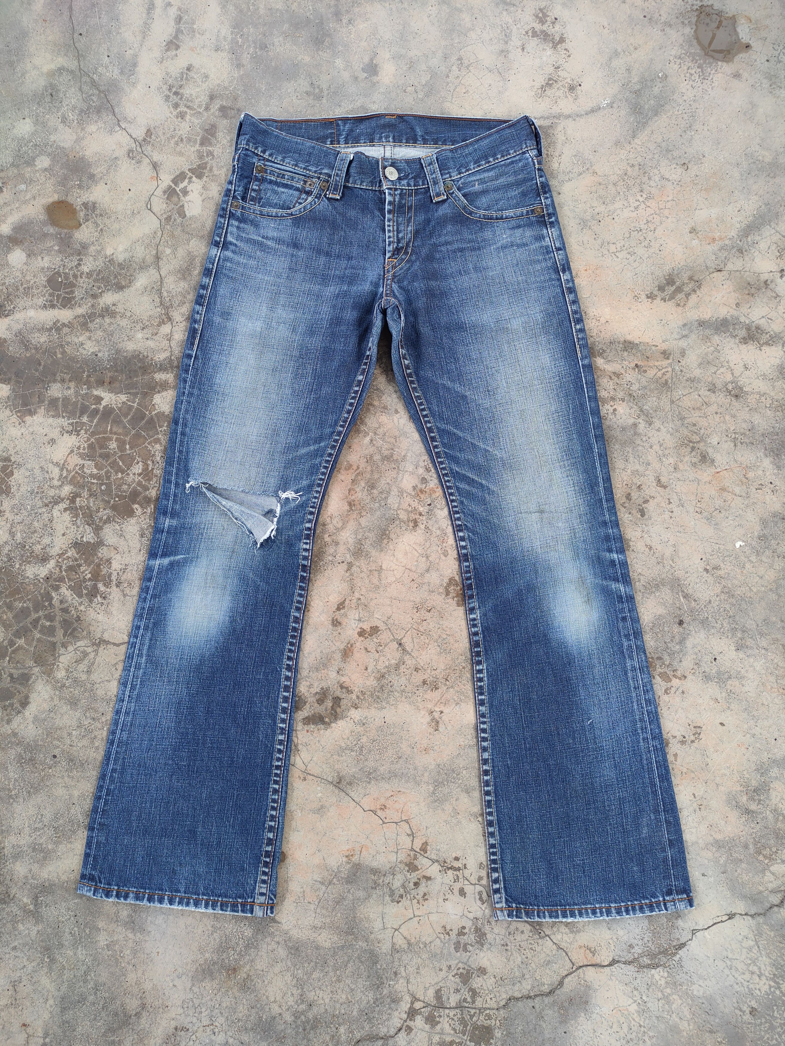 Levi's Vintage Clothing VINTAGE LEVI'S 507 BOOTCUT FLARE FADED RIPPED JEAN PANTS Size US 34 / EU 50 - 1 Thumbnail
