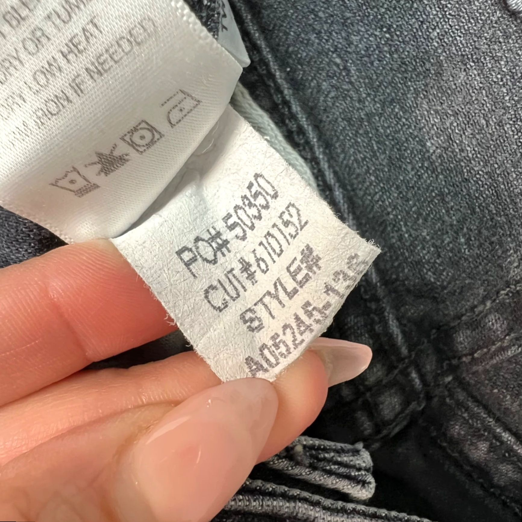 AMO VINTAGE AMO Womens Size 25 Distressed Black Denim Skinny Jeans Two-Tone Washed Raw Hem Size 42" / US 20 - 4 Thumbnail