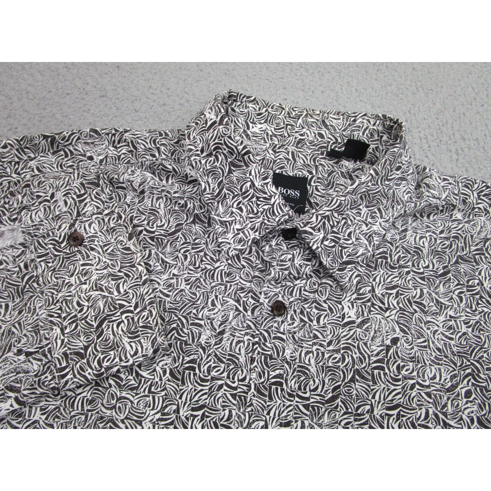 Hugo Boss BOSS Hugo Boss Shirt Mens XL Black Graphic Slim Fit Button Front Made Italy Size US XL / EU 56 / 4 - 3 Thumbnail