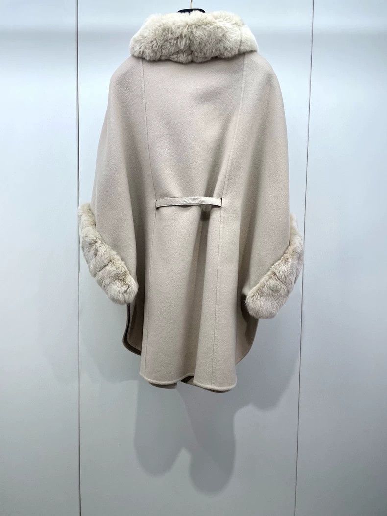 Loro Piana Loro piana Classic chinchilla cloak coat 2506-Nextarrow Size ONE SIZE - 2 Thumbnail