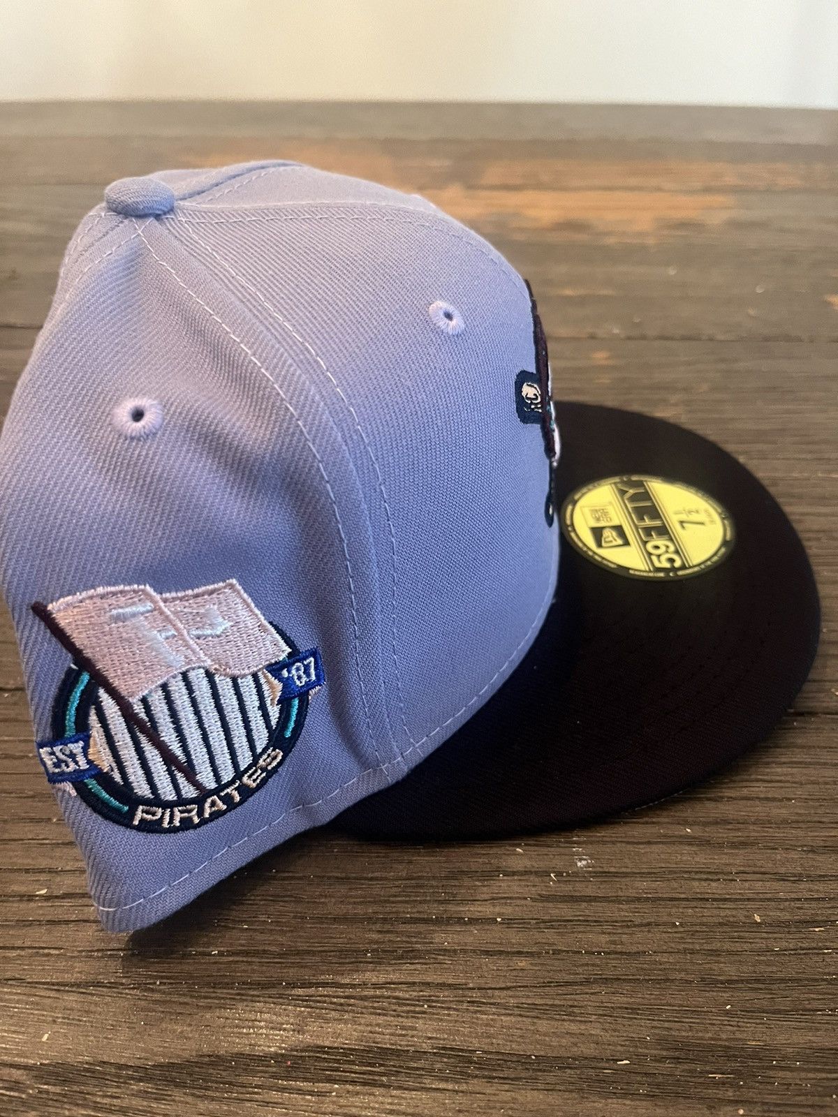 MLB × New Era SportsWorld Pittsburg Pirates Covid Mask size 7 1/2 Size ONE SIZE - 7 Thumbnail