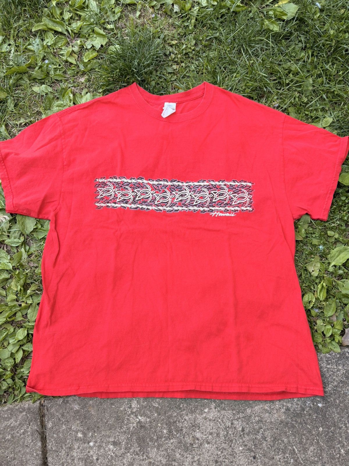 Vintage Y2K Hawaii Turtle Tribal tee Size XL Size US XL / EU 56 / 4 - 1 Thumbnail