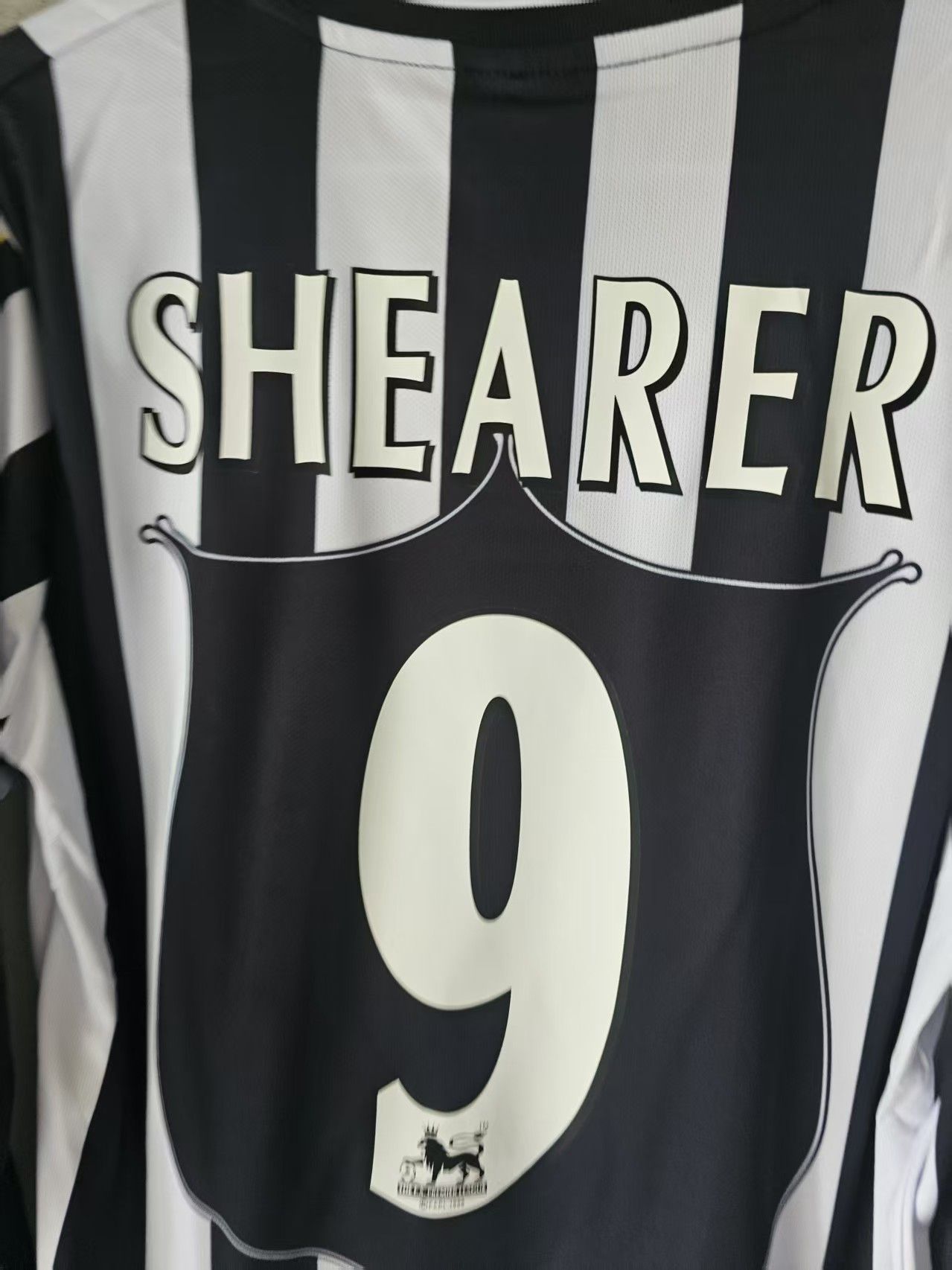 Other 1997 1999 Newcastle #9 Alan Shearer Jersey Size US S / EU 44-46 / 1 - 4 Thumbnail