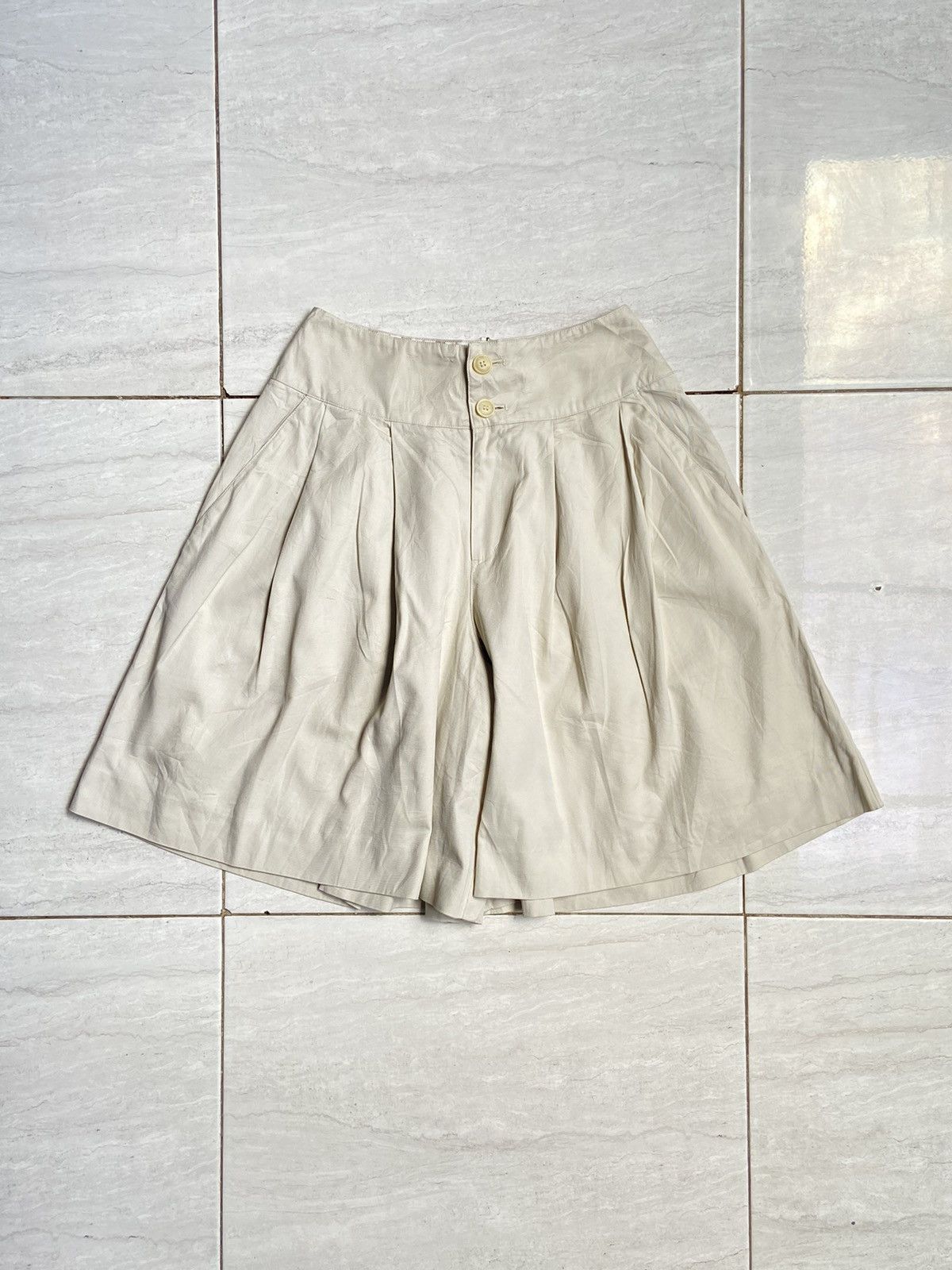 Issey Miyake IS ISSEY MIYAKE Cream Shorts Size US 26 / EU 42 - 1 Thumbnail