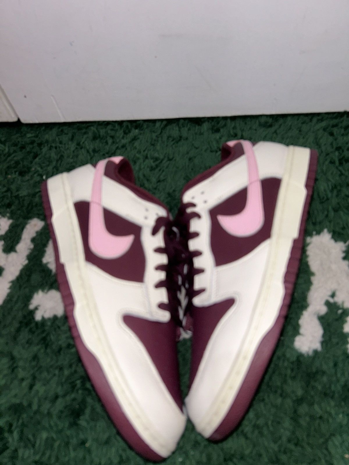 Nike Size 11 - Nike Dunk Low Premium Valentine's Day Size US 11 / EU 44 - 2 Thumbnail