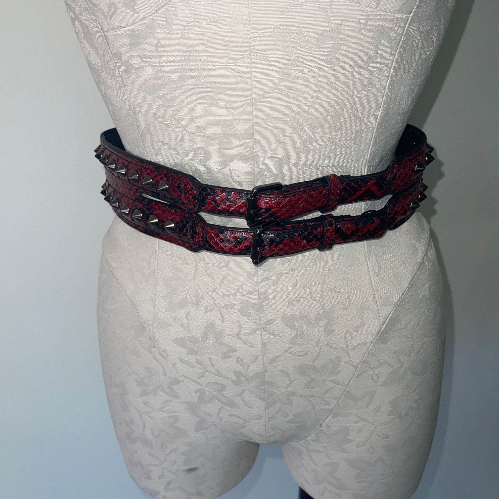 Other Bcbg Womens Belt Size Small Red Studded Snake Size ONE SIZE - 1 Thumbnail