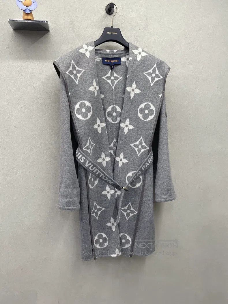 Louis Vuitton Louis Vuitton Logo Belt Reversible Hooded Wrap Coat Size M / US 6-8 / IT 42-44 - 3 Thumbnail