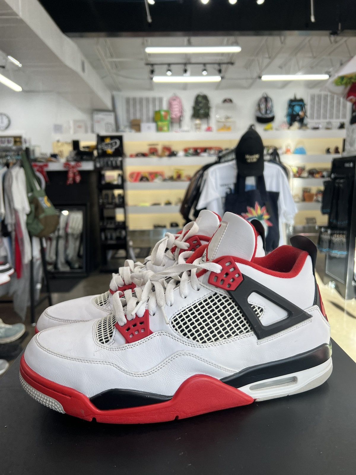 Jordan Brand Air Jordan 4 Fire Red Sz. 13 Size US 13 / EU 46 - 1 Thumbnail