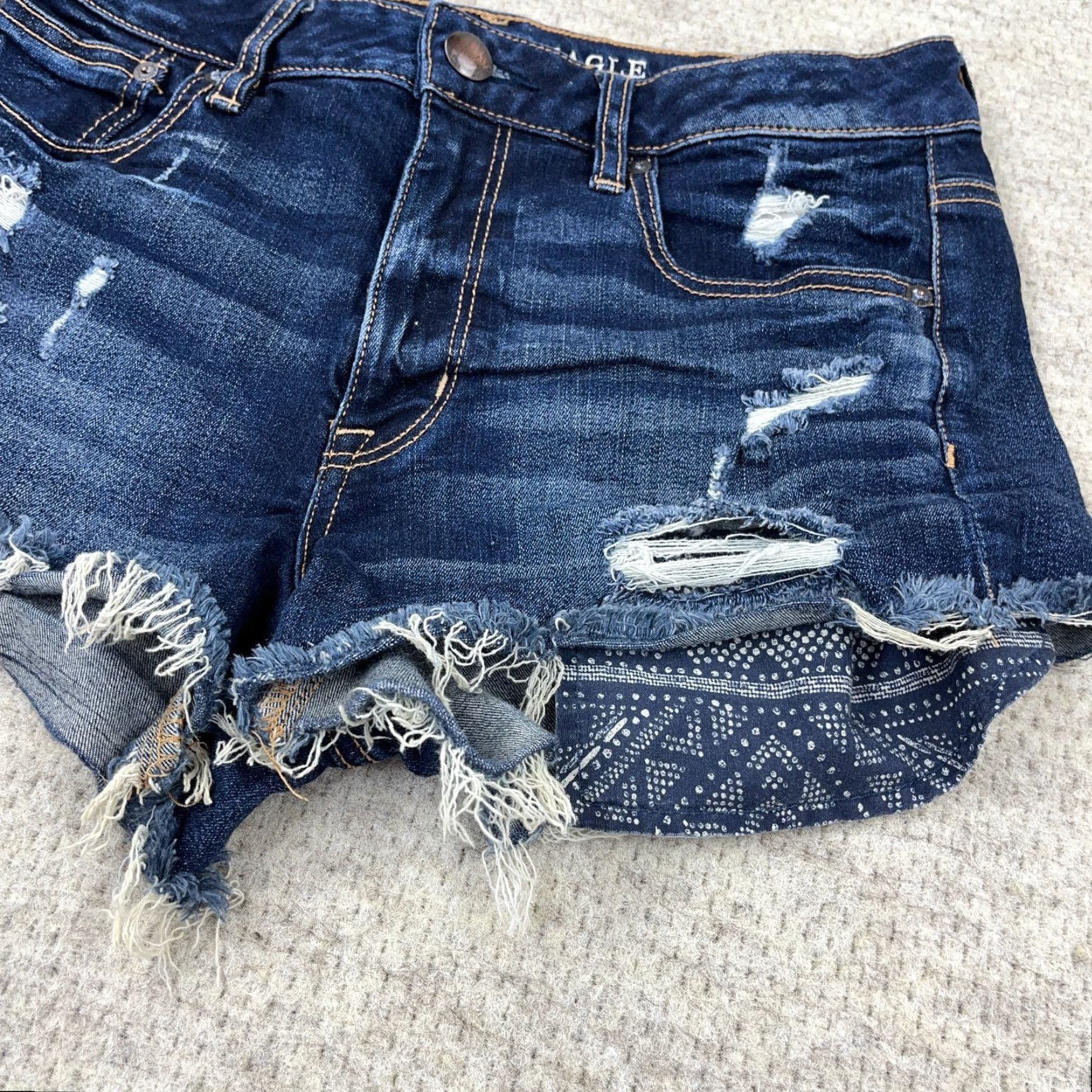 American Eagle Outfitters VINTAGE: No (skip) American Eagle Shorts Women 8 Cut Off Hi Rise Festival Jorts Dark Wash Raw Hem Size 26" / US 2 / IT 38 - 7 Thumbnail