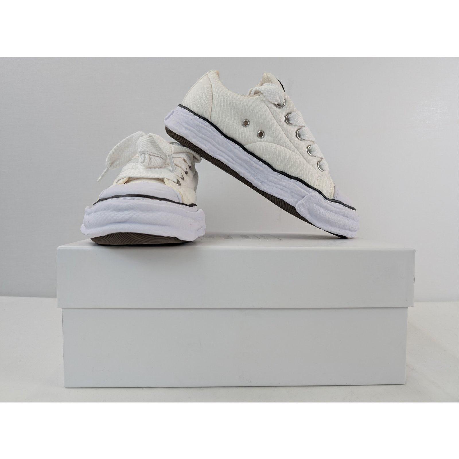 Maison MIHARA YASUHIRO o1rshd1 Peterson 23 Original Sole Sneakers in White 45 Size US 12 / EU 45 - 19 Thumbnail