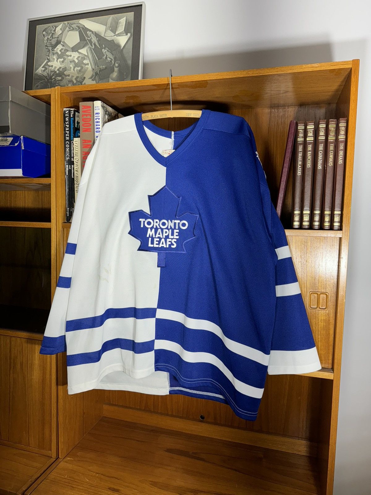 Vintage Vintage CCM Signed Split Toronto Maple Leafs Jersey Size US XL / EU 56 / 4 - 1 Thumbnail