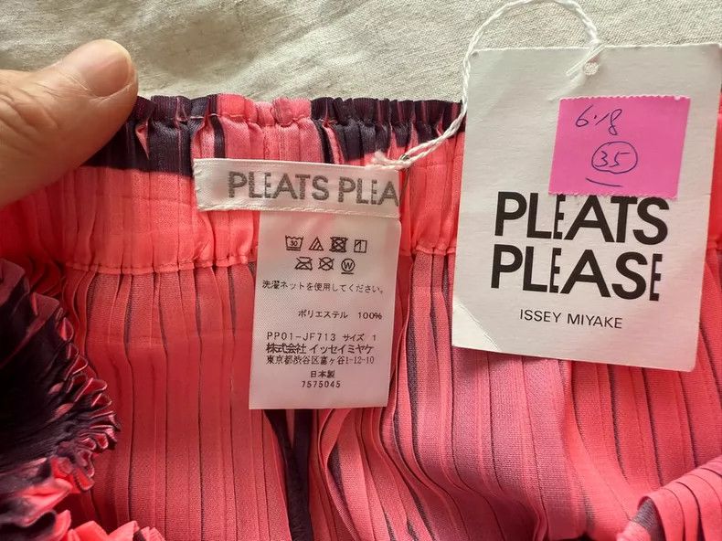 Issey Miyake Issey Miyake size:1 Red pleated kelp pants Size 42" / US 20 - 4 Thumbnail