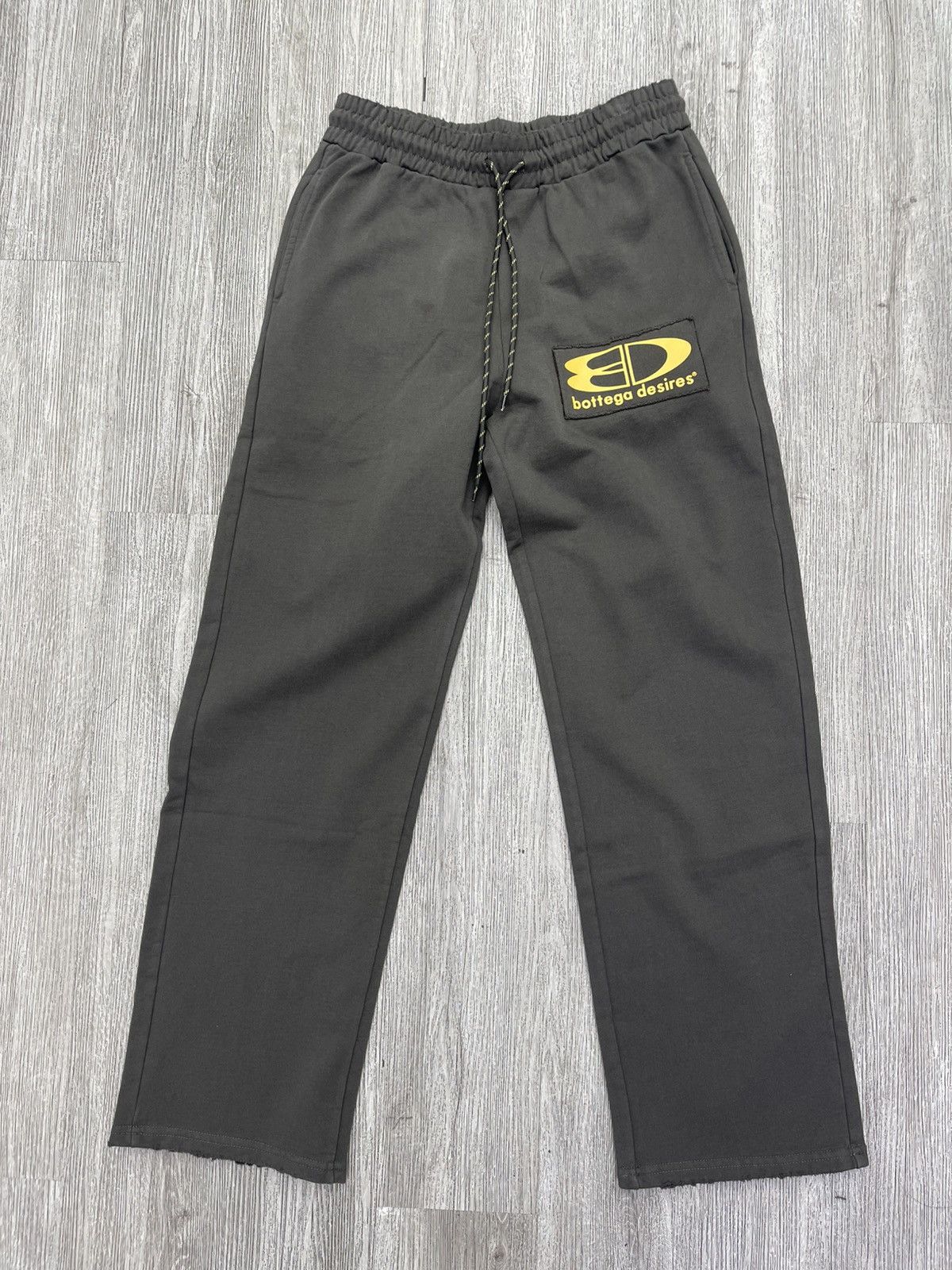 Bottega Desires Bottega Desires Sweatpants Size US 30 / EU 46 - 1 Thumbnail