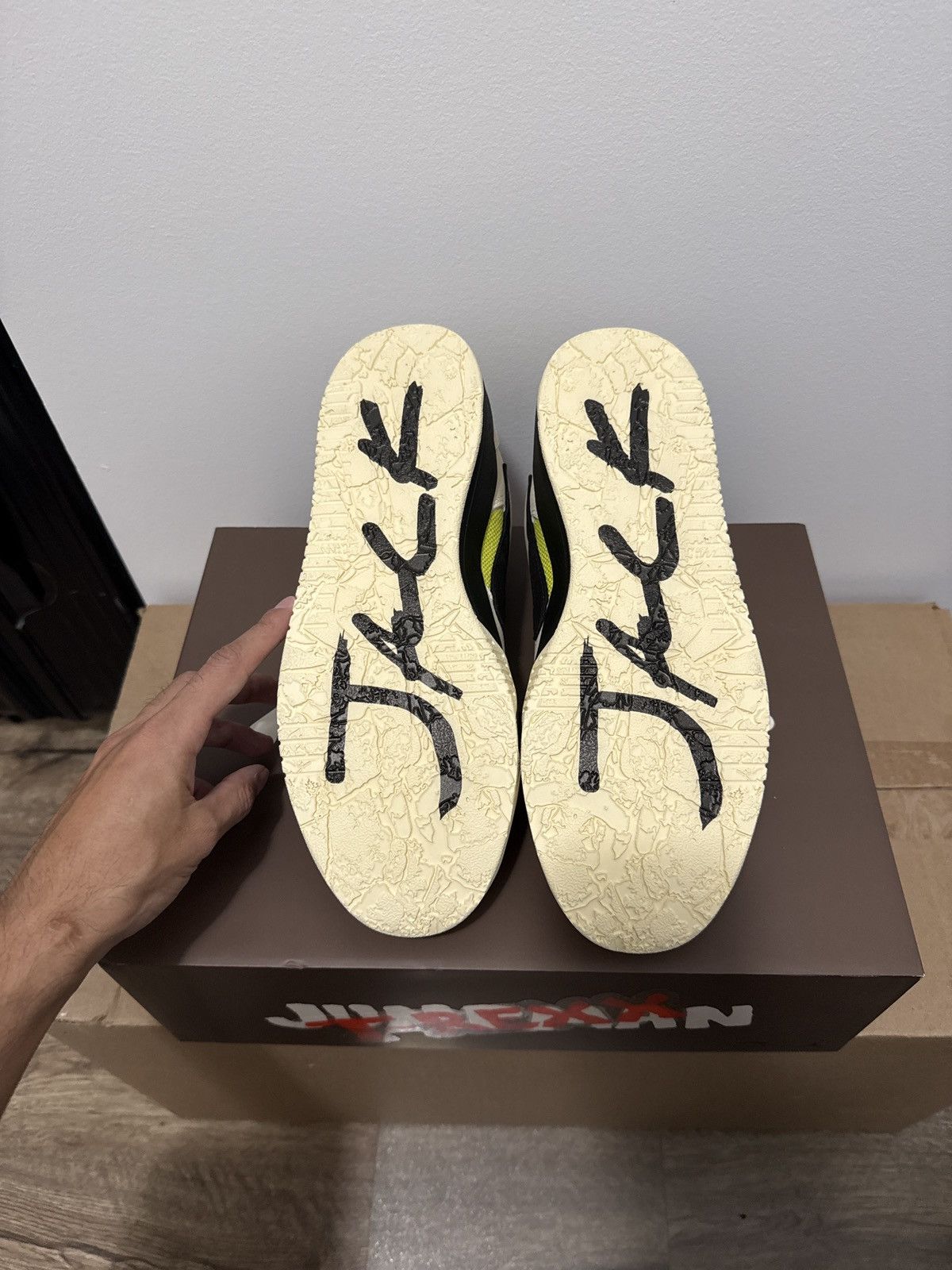 Jordan Brand Jordan Jumpman Jack TR Travis Scott Bright Cactus Size US 10 / EU 43 - 8 Thumbnail