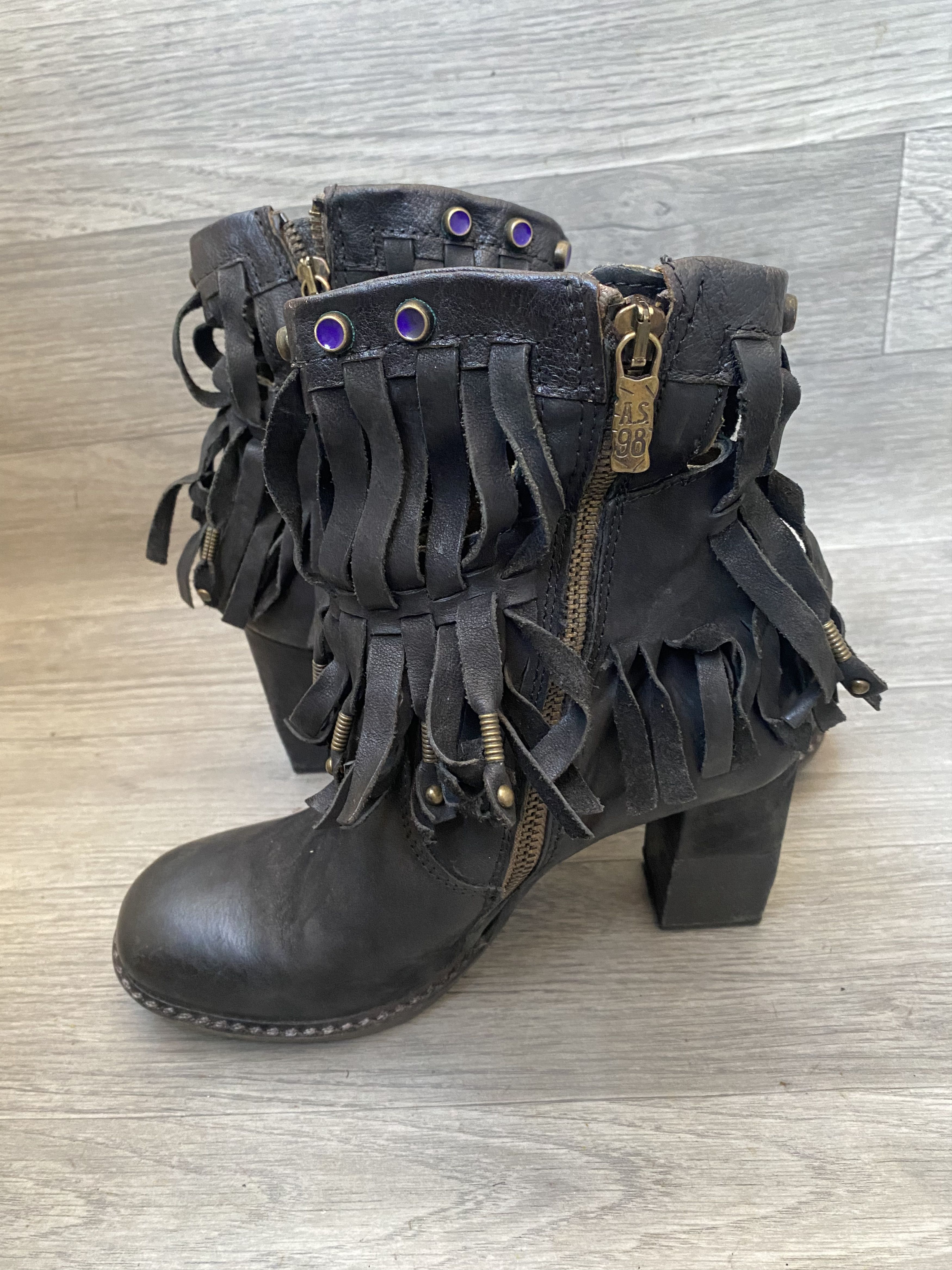 A.S.98 A.s.98 studded western zipper heel boots sz 38 Size US 8 / IT 38 - 7 Thumbnail