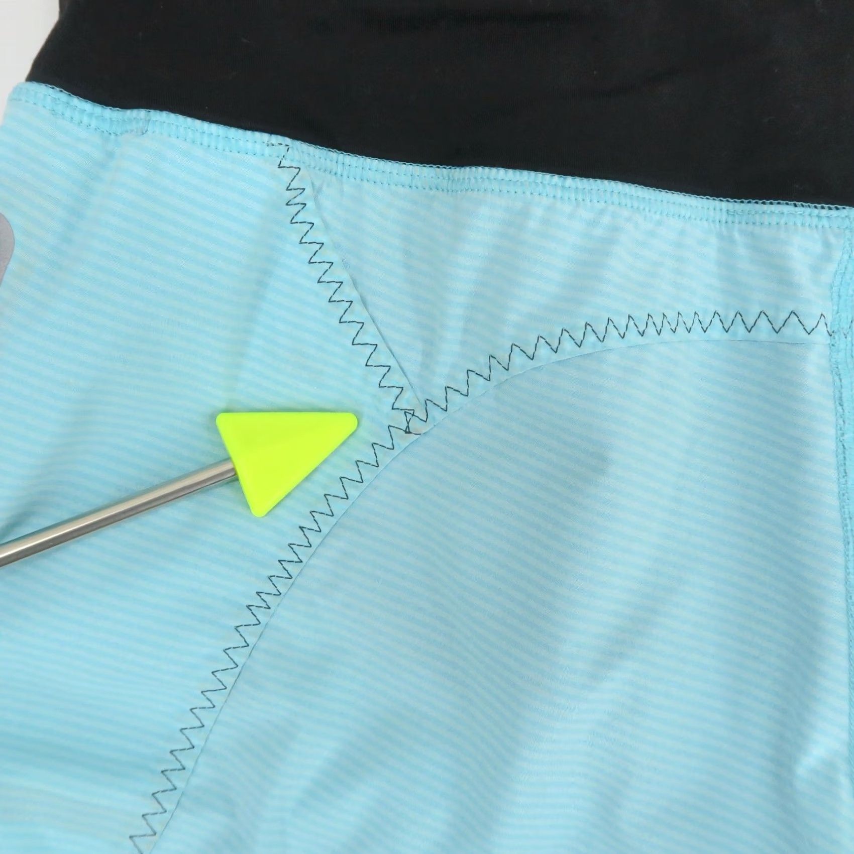 Lululemon Lululemon Shorts Womens 8 Blue Aqua Black Striped Ruched Running Athletic Size 30" / US 8 / IT 44 - 5 Thumbnail
