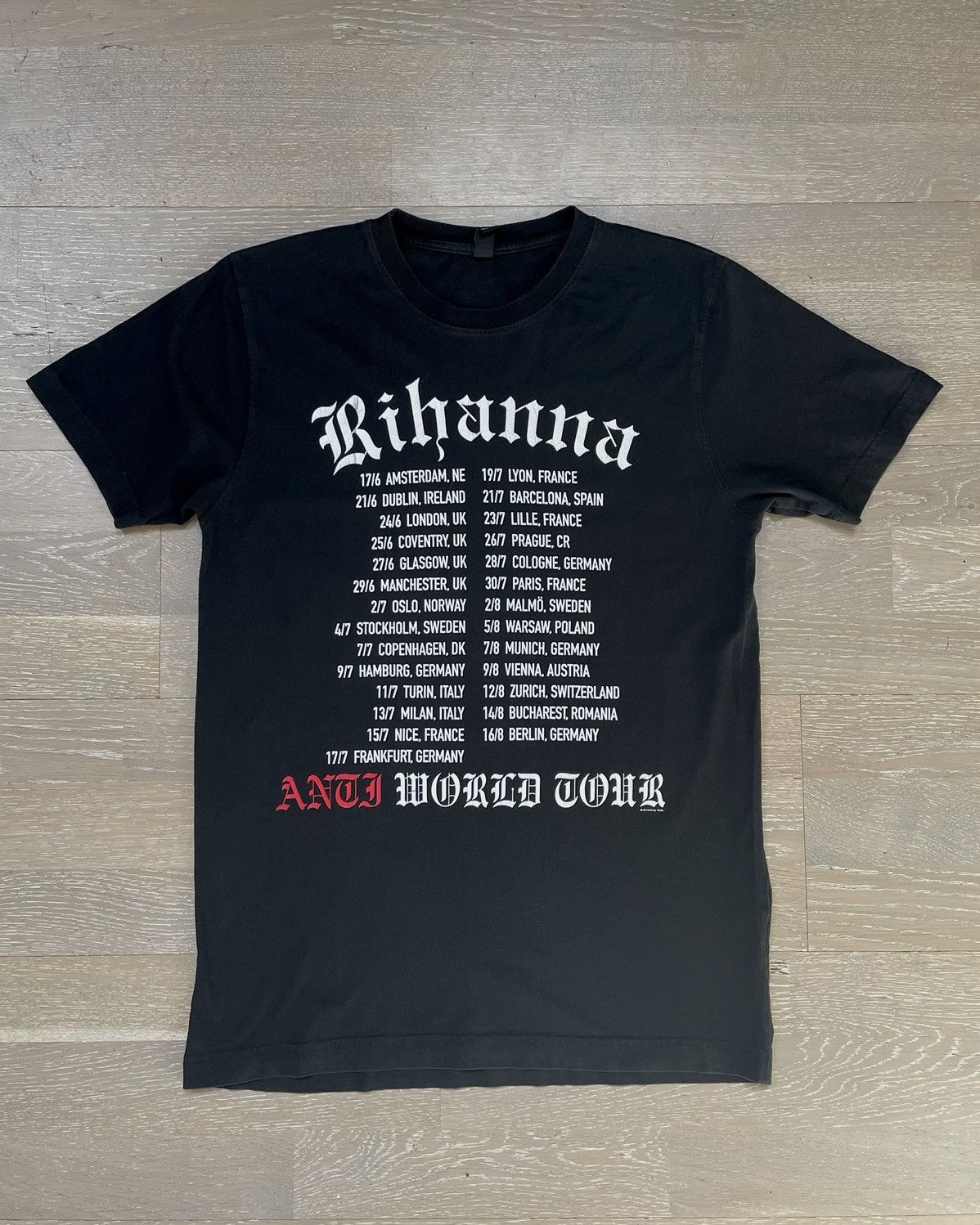 Band Tees × Rihanna Rhianna Anti World Tour Europe 2016 T-Shirt Size US S / EU 44-46 / 1 - 2 Thumbnail