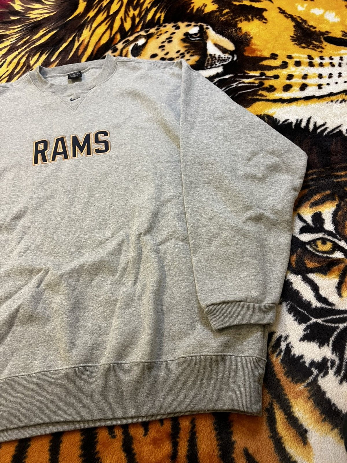 NFL × Nike × Vintage NIKE Center Check St. Louis Rams NFL Crewneck Size US XL / EU 56 / 4 - 5 Thumbnail
