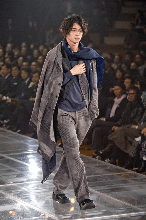 Yohji Yamamoto Yohji Yamamoto Pour Homme AW23 Runway Asymmetric Vest Size US M / EU 48-50 / 2 - 7 Thumbnail