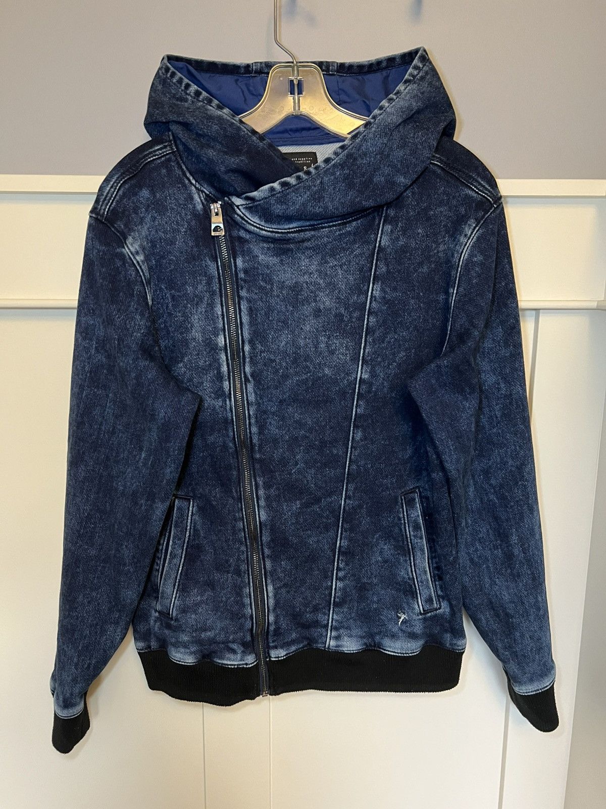 Guess Vintage Guess Jeans USA asymmetrical zip-up hoodie Size US S / EU 44-46 / 1 - 1 Thumbnail