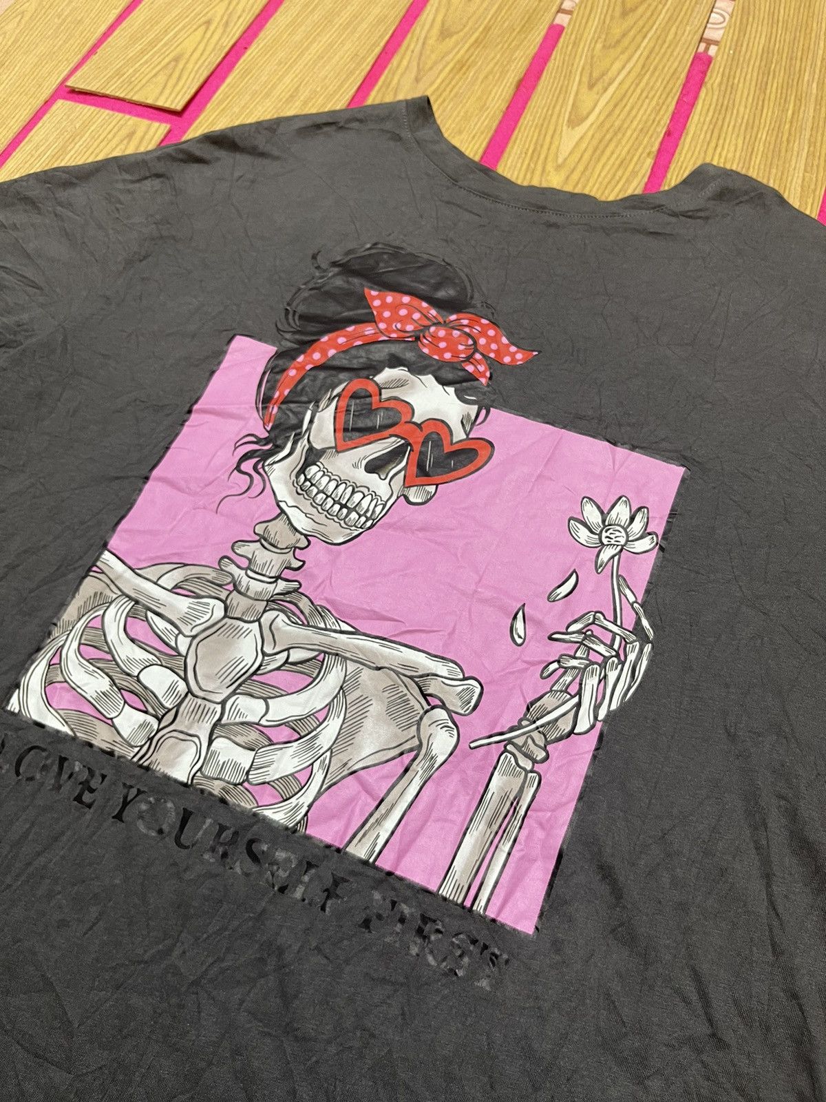 If Six Was Nine Y2K SHEIN short sleeve tshirt picture skull beauty Size US M / EU 48-50 / 2 - 3 Thumbnail