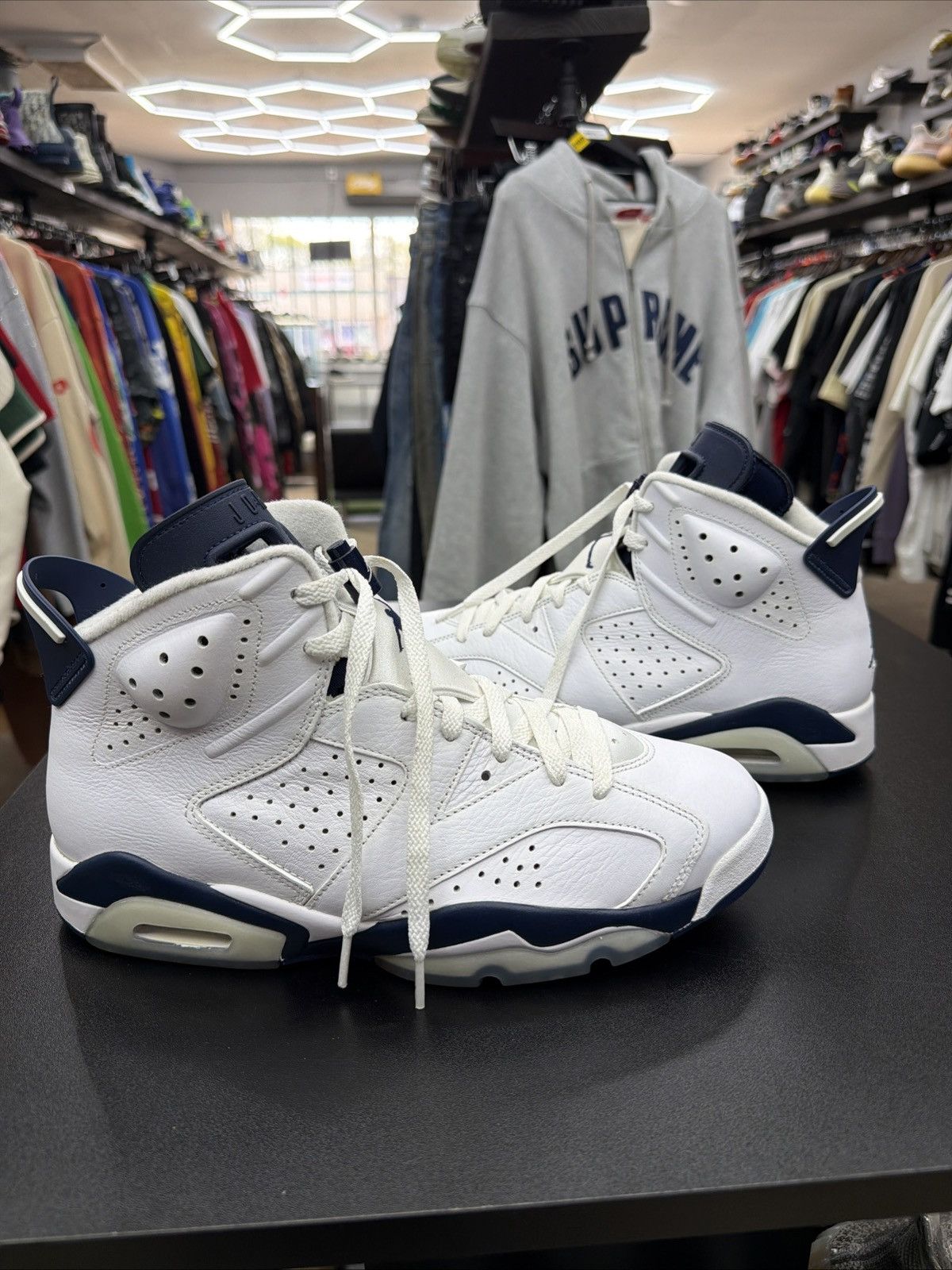 Jordan Brand Air Jordan 6 Retro White/Midnight Navy Men's Size 10 Size US 10 / EU 43 - 3 Thumbnail
