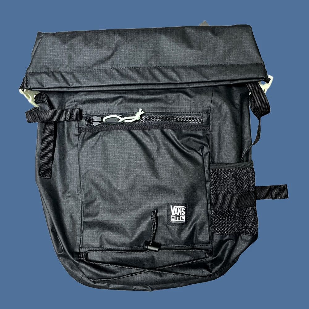 Vans VANS Backpack MTE Off-Grid Rolltop Black Unisex Adults, Brand New, Black, Backpack, MTE Off-Grid, Vans, Rolltop, Backpacks Size ONE SIZE - 1 Thumbnail