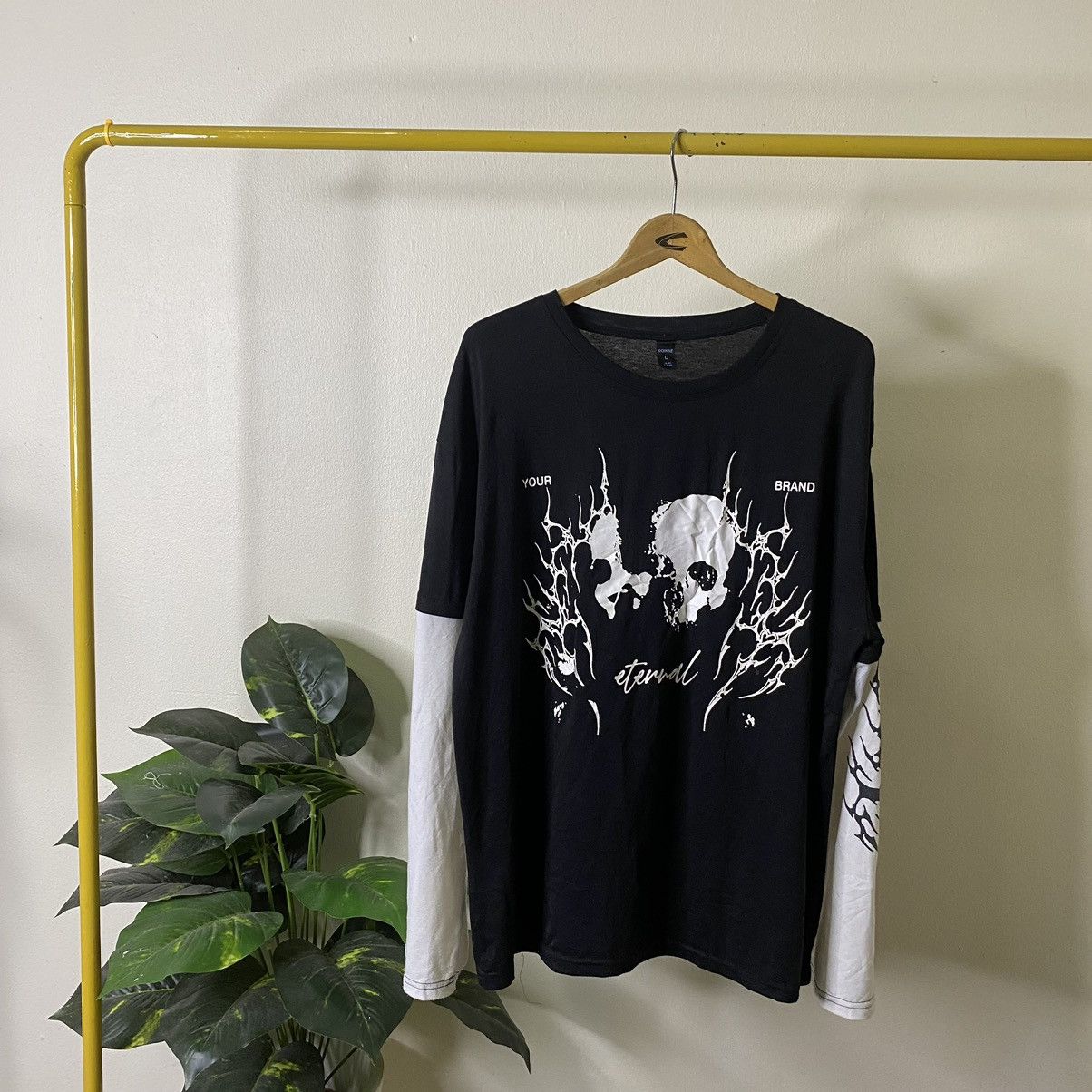 If Six Was Nine Romwe Eternal Skulls Long Sleeve Cyber Gothic Size US XL / EU 56 / 4 - 1 Thumbnail