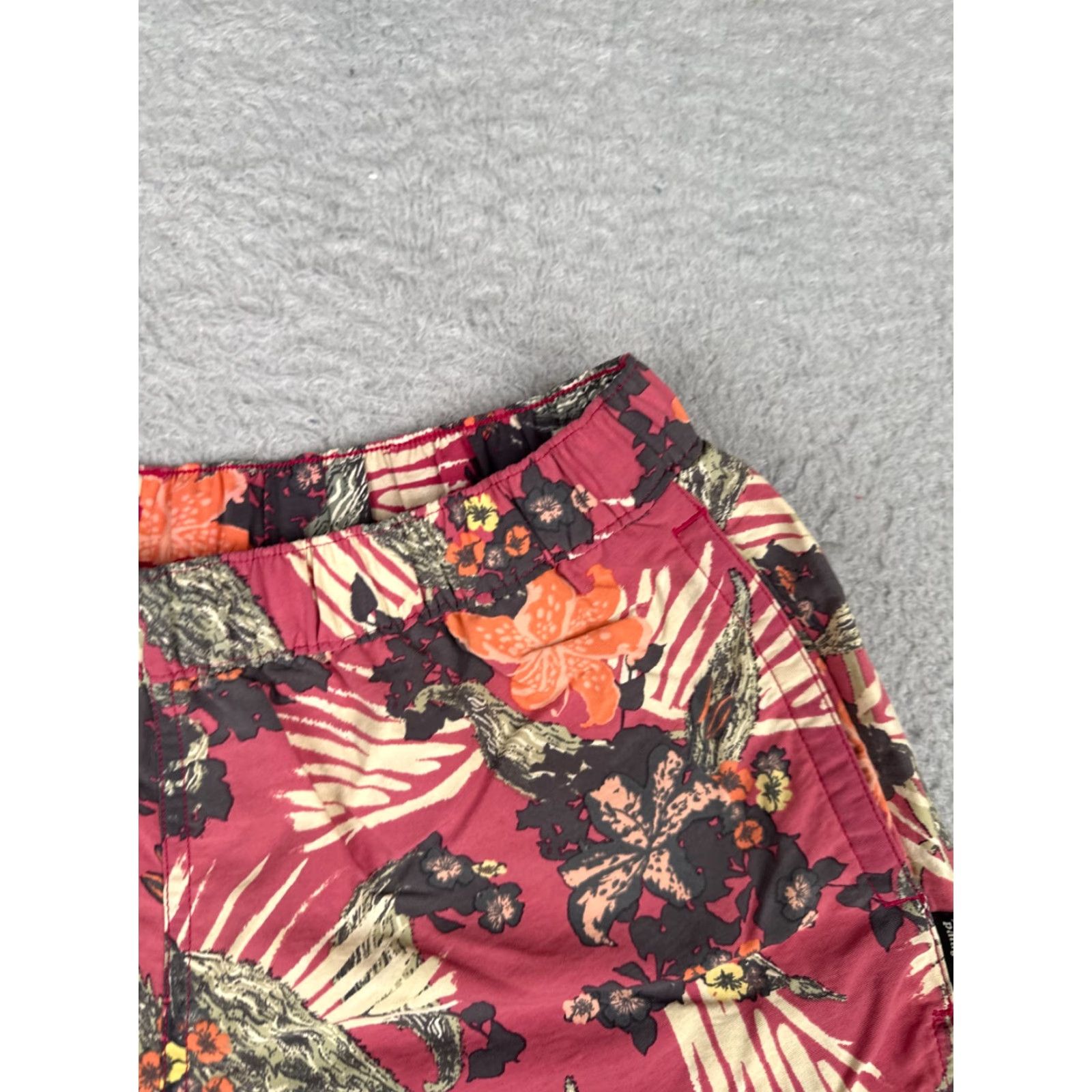Patagonia Patagonia Shorts Women Small Red Floral Baggies Nylon Gym Run Workout Casual 2.5 Size 28" / US 6 / IT 42 - 5 Thumbnail