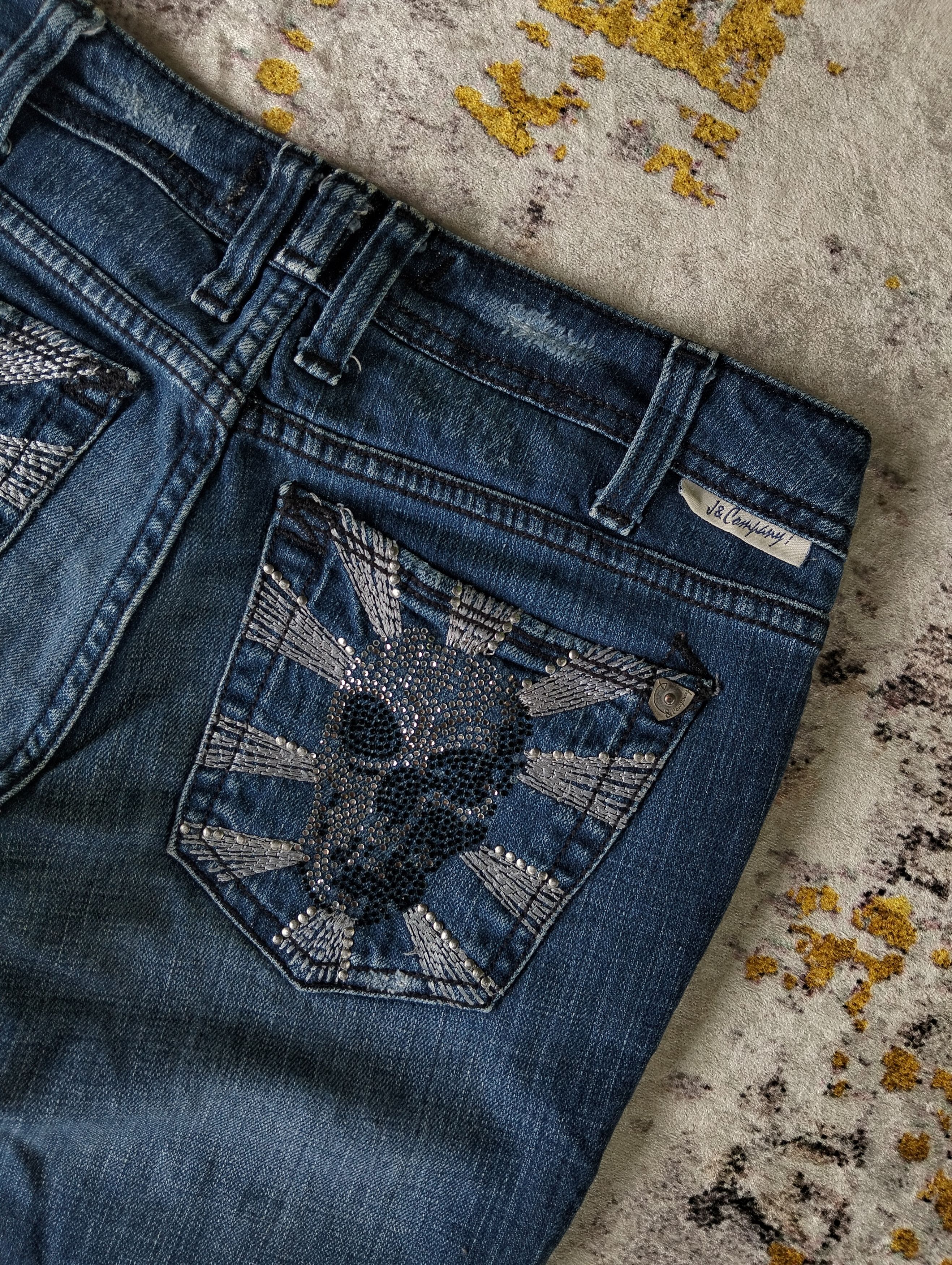 Tornado Mart J&Company Flared Bootcut Skull Embroidered Low Rise Jeans Size 26" / US 2 / IT 38 - 4 Thumbnail